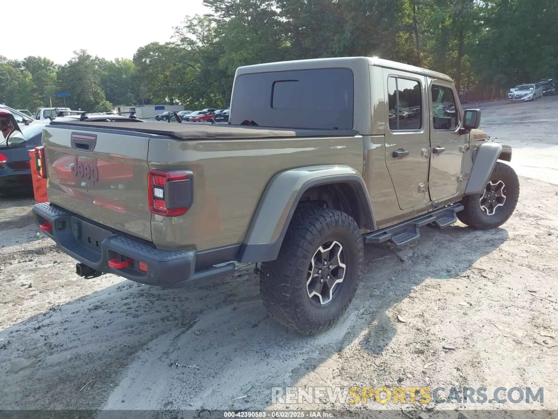4 Photograph of a damaged car 1C6JJTBGXLL209981 JEEP GLADIATOR 2020