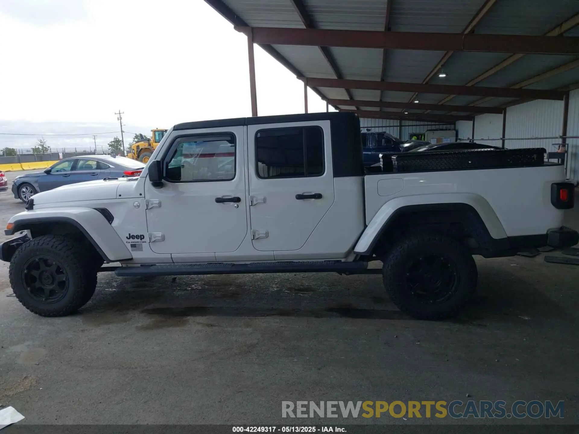 13 Photograph of a damaged car 1C6HJTAG0ML505674 JEEP GLADIATOR 2021