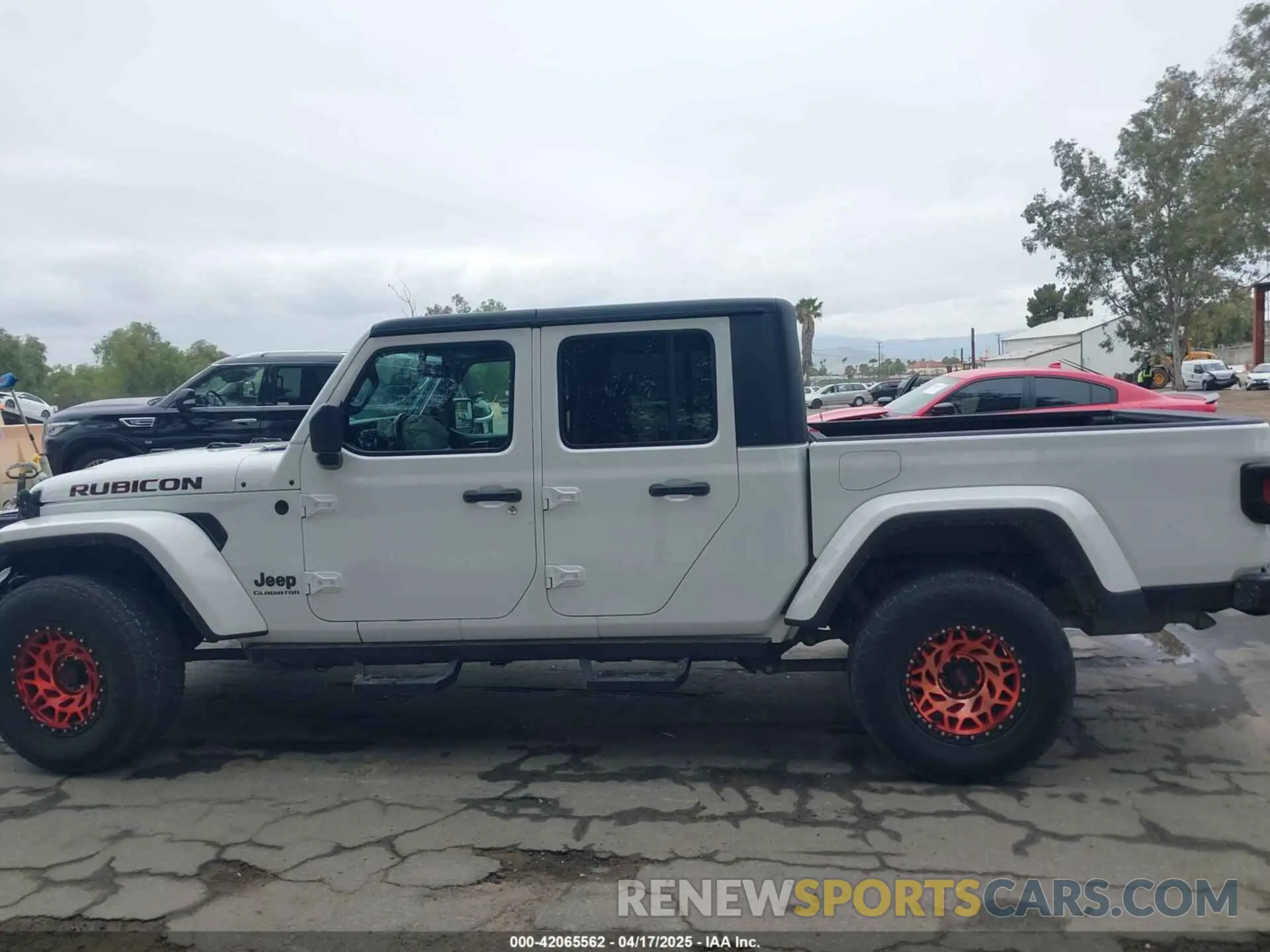 14 Photograph of a damaged car 1C6HJTAG1ML572638 JEEP GLADIATOR 2021