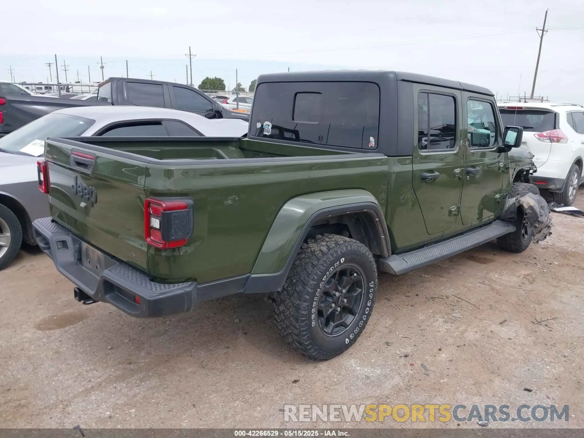 4 Photograph of a damaged car 1C6HJTAG3ML597461 JEEP GLADIATOR 2021