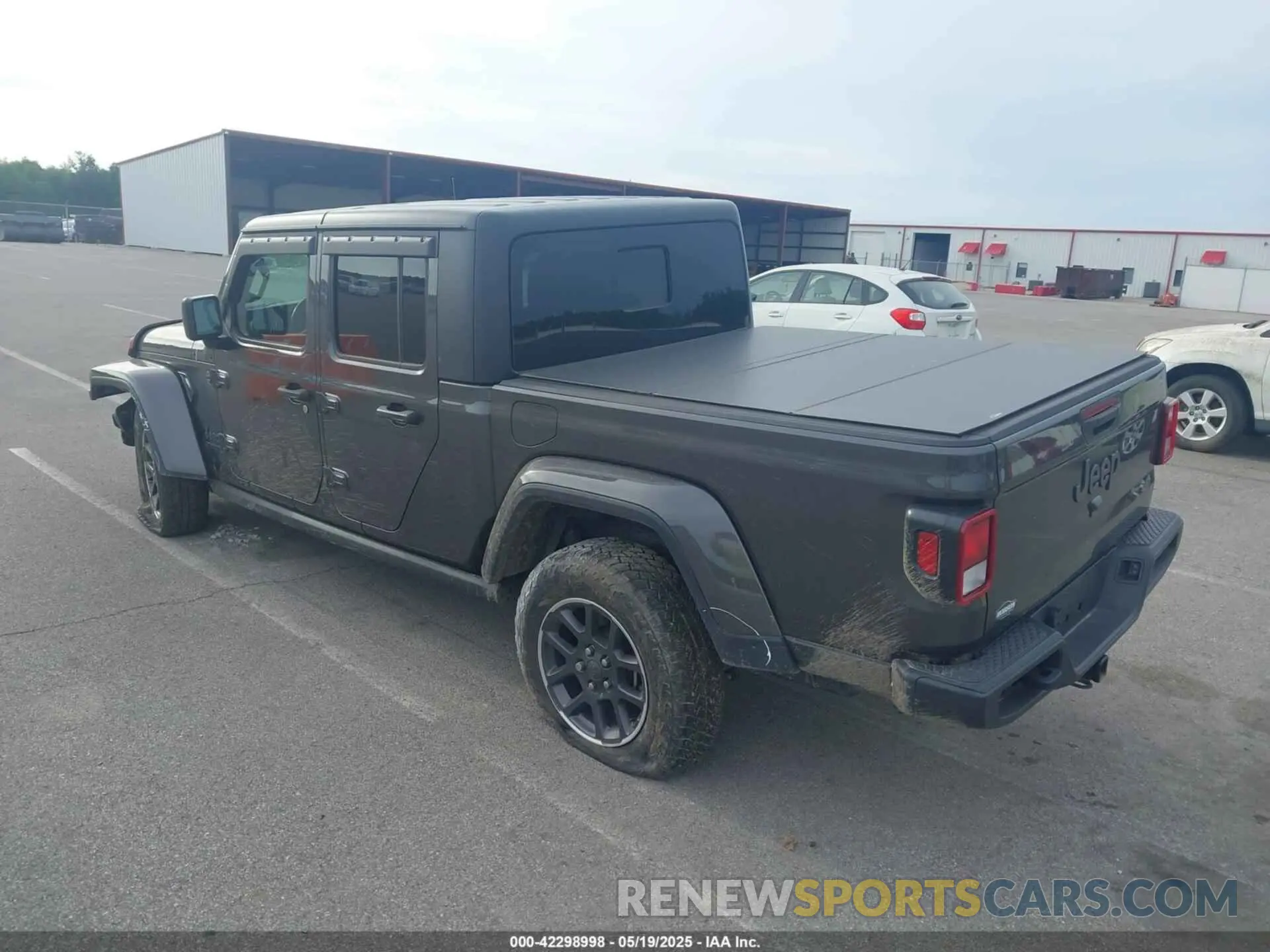 3 Photograph of a damaged car 1C6HJTAG5ML513978 JEEP GLADIATOR 2021