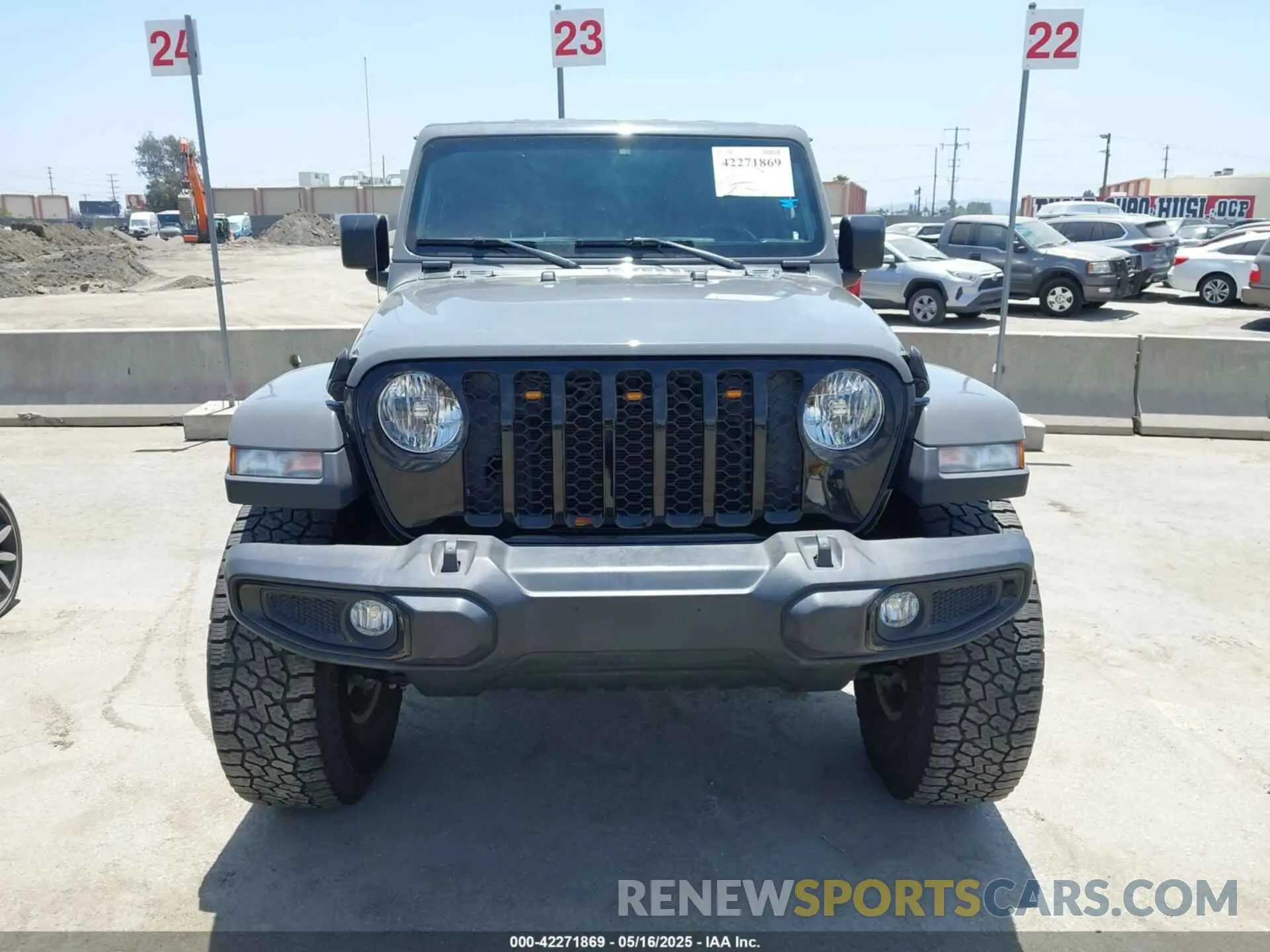 11 Photograph of a damaged car 1C6HJTAG5ML613725 JEEP GLADIATOR 2021