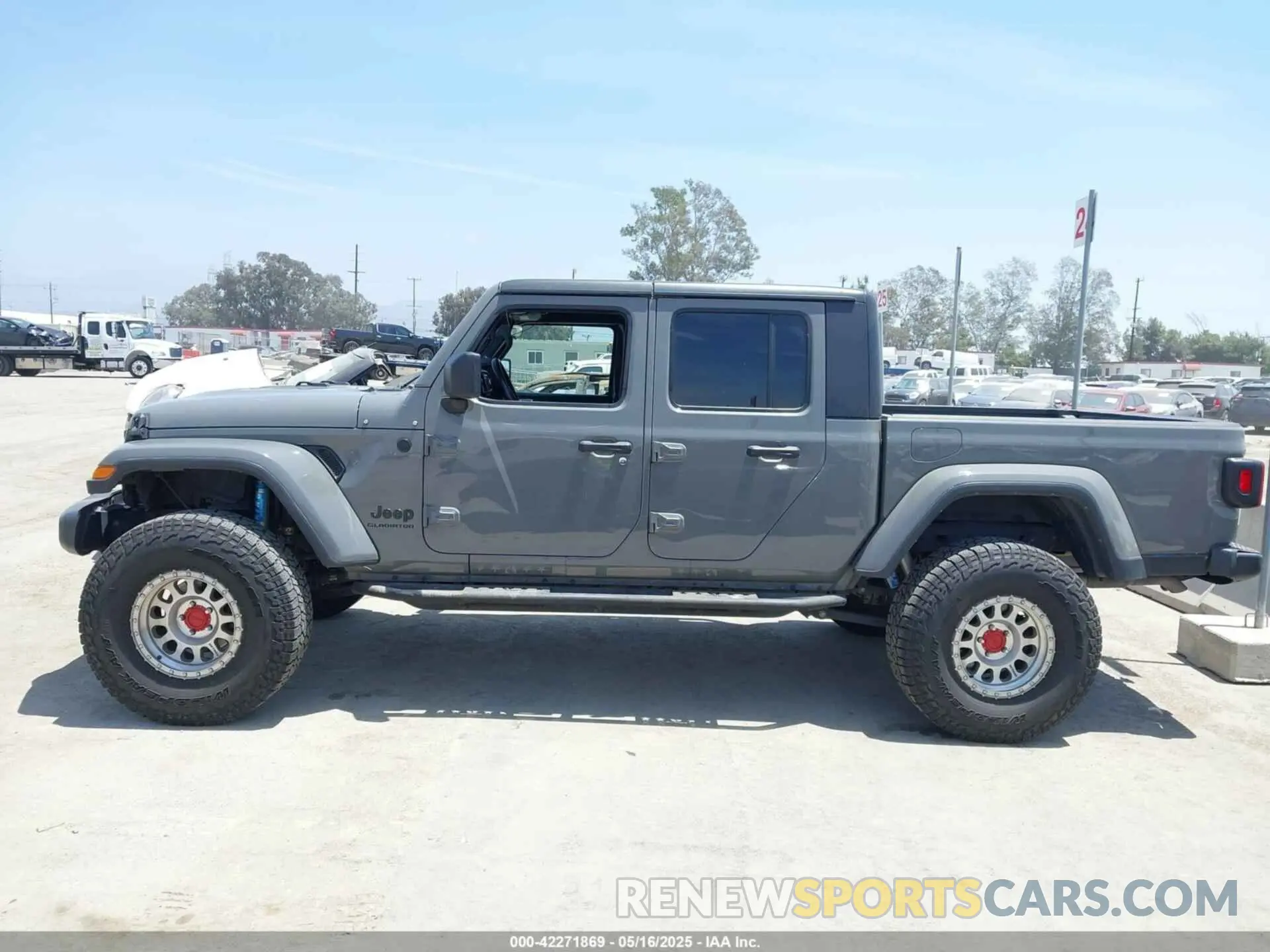 13 Photograph of a damaged car 1C6HJTAG5ML613725 JEEP GLADIATOR 2021