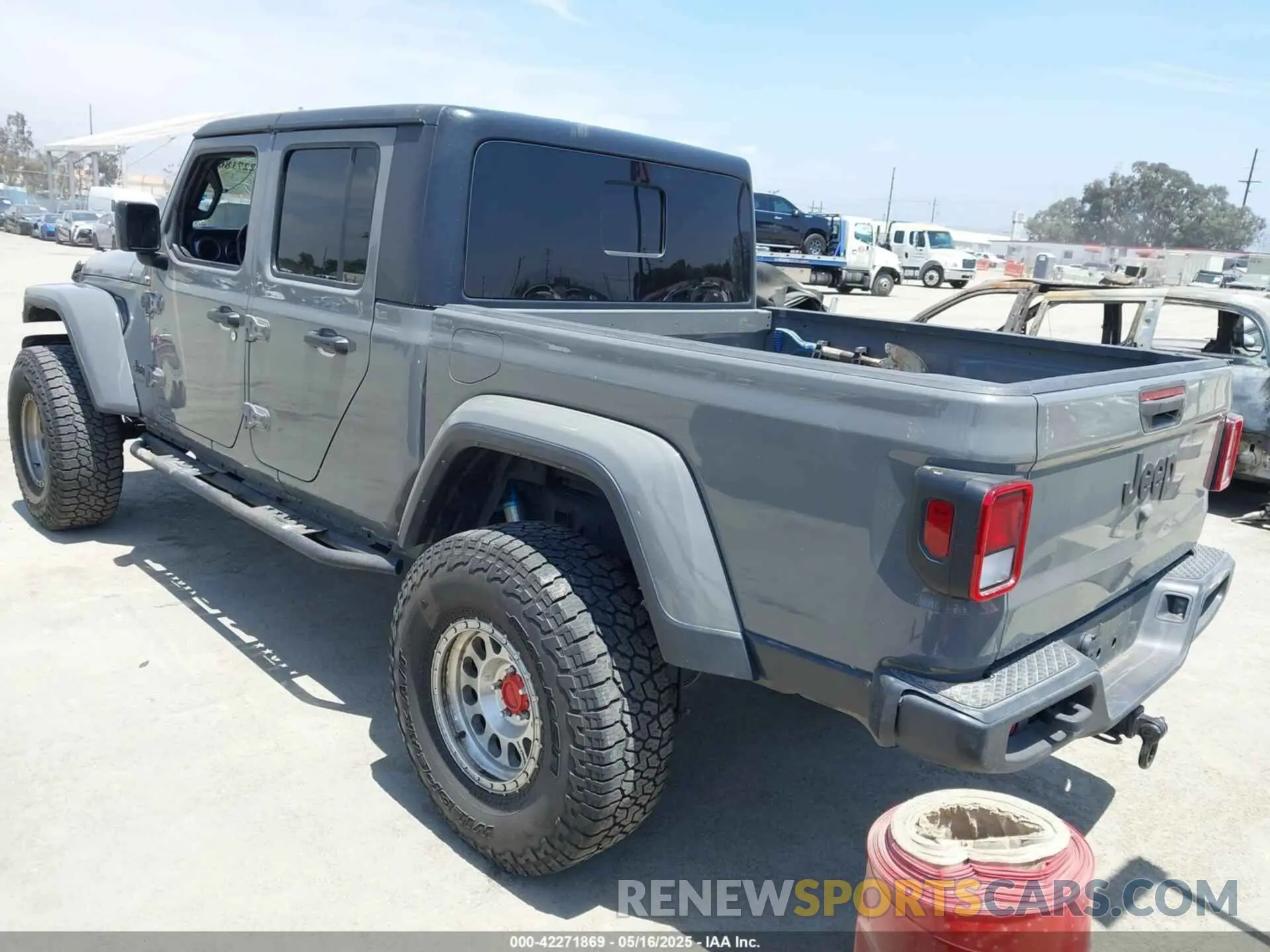 3 Photograph of a damaged car 1C6HJTAG5ML613725 JEEP GLADIATOR 2021