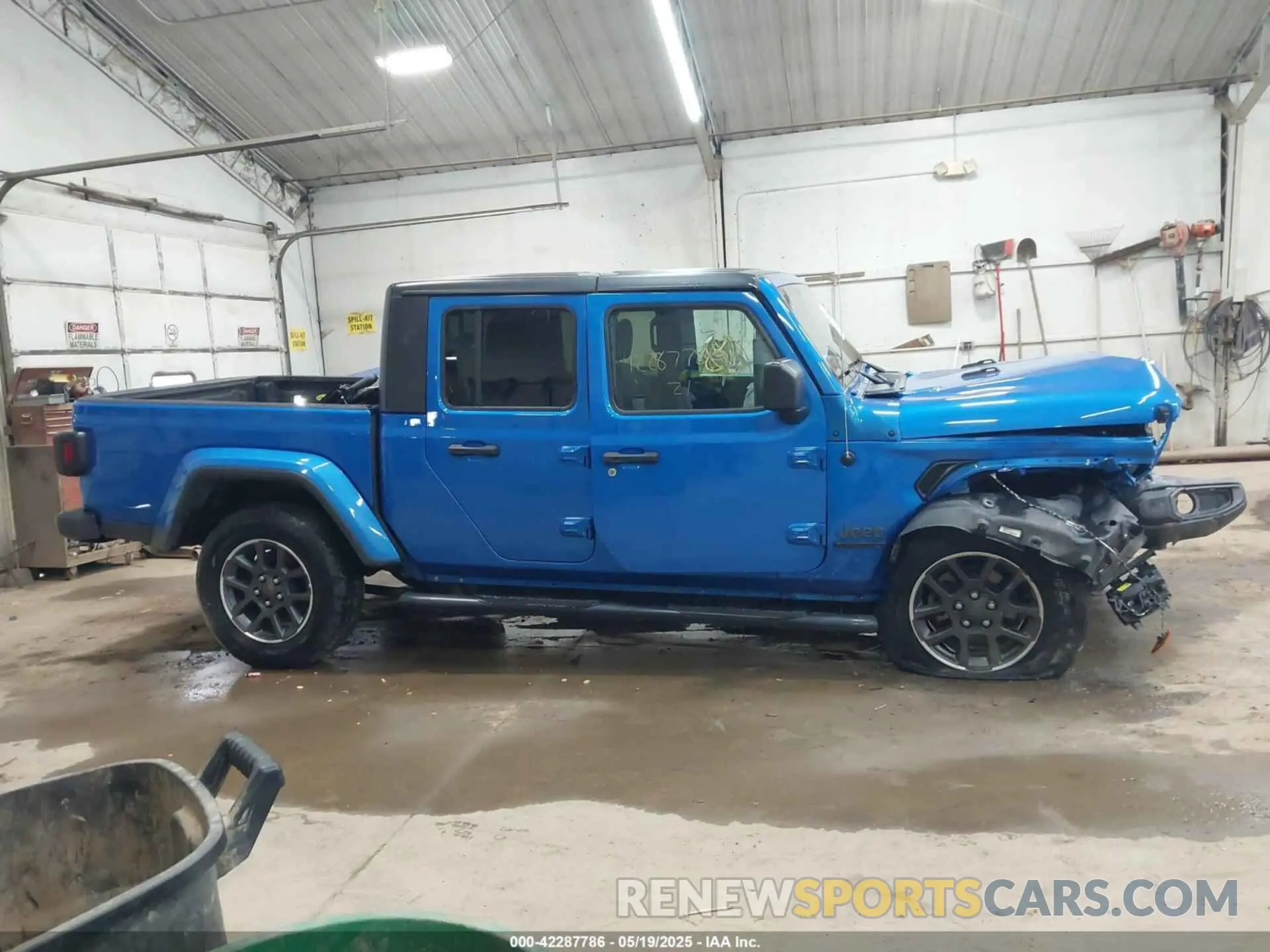 13 Photograph of a damaged car 1C6HJTAG6ML514251 JEEP GLADIATOR 2021