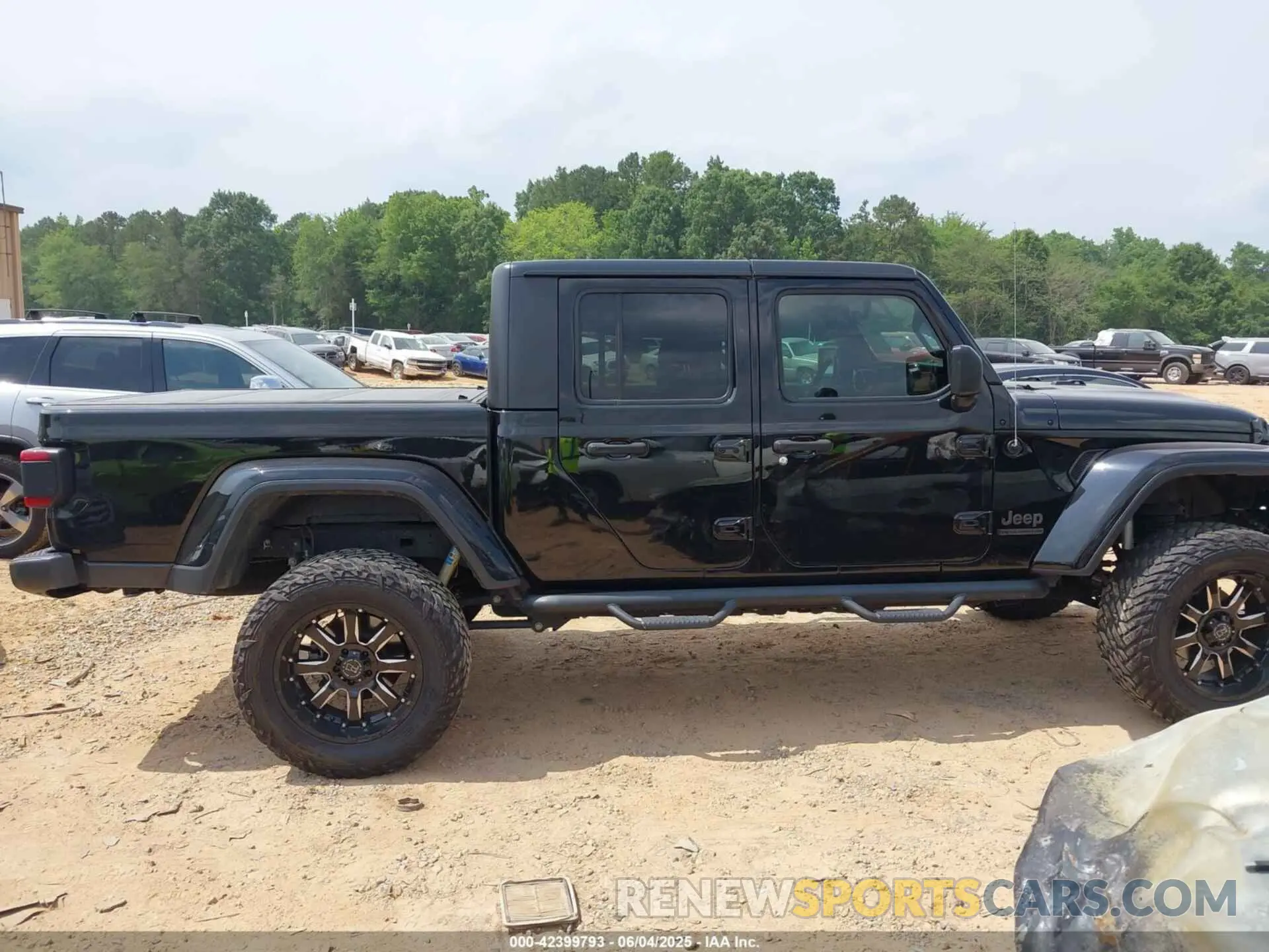 13 Photograph of a damaged car 1C6HJTAG7ML514114 JEEP GLADIATOR 2021