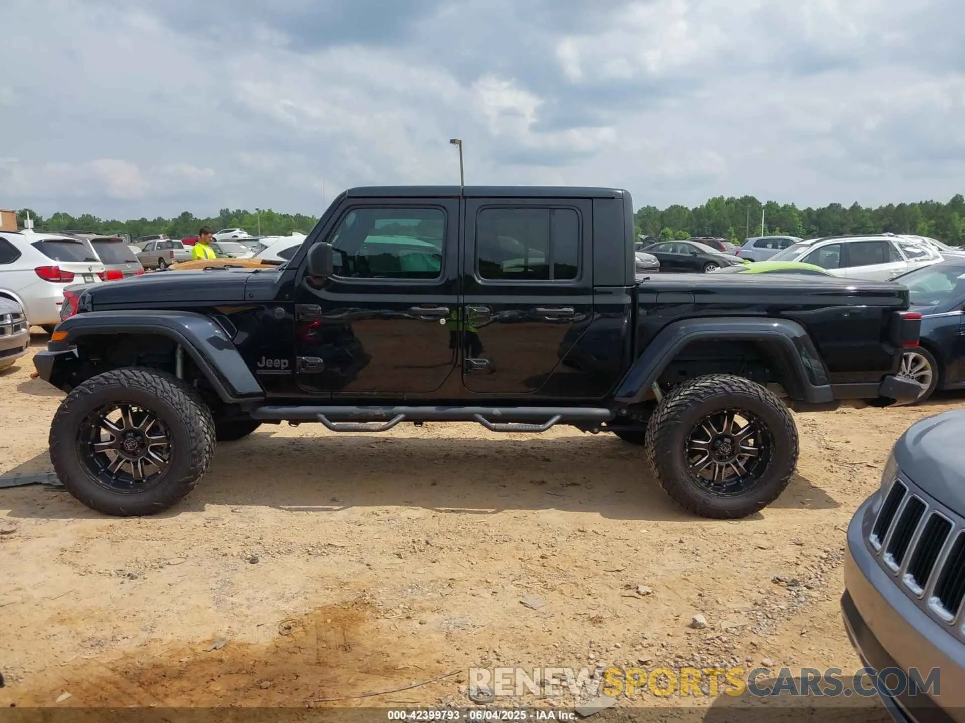 14 Photograph of a damaged car 1C6HJTAG7ML514114 JEEP GLADIATOR 2021
