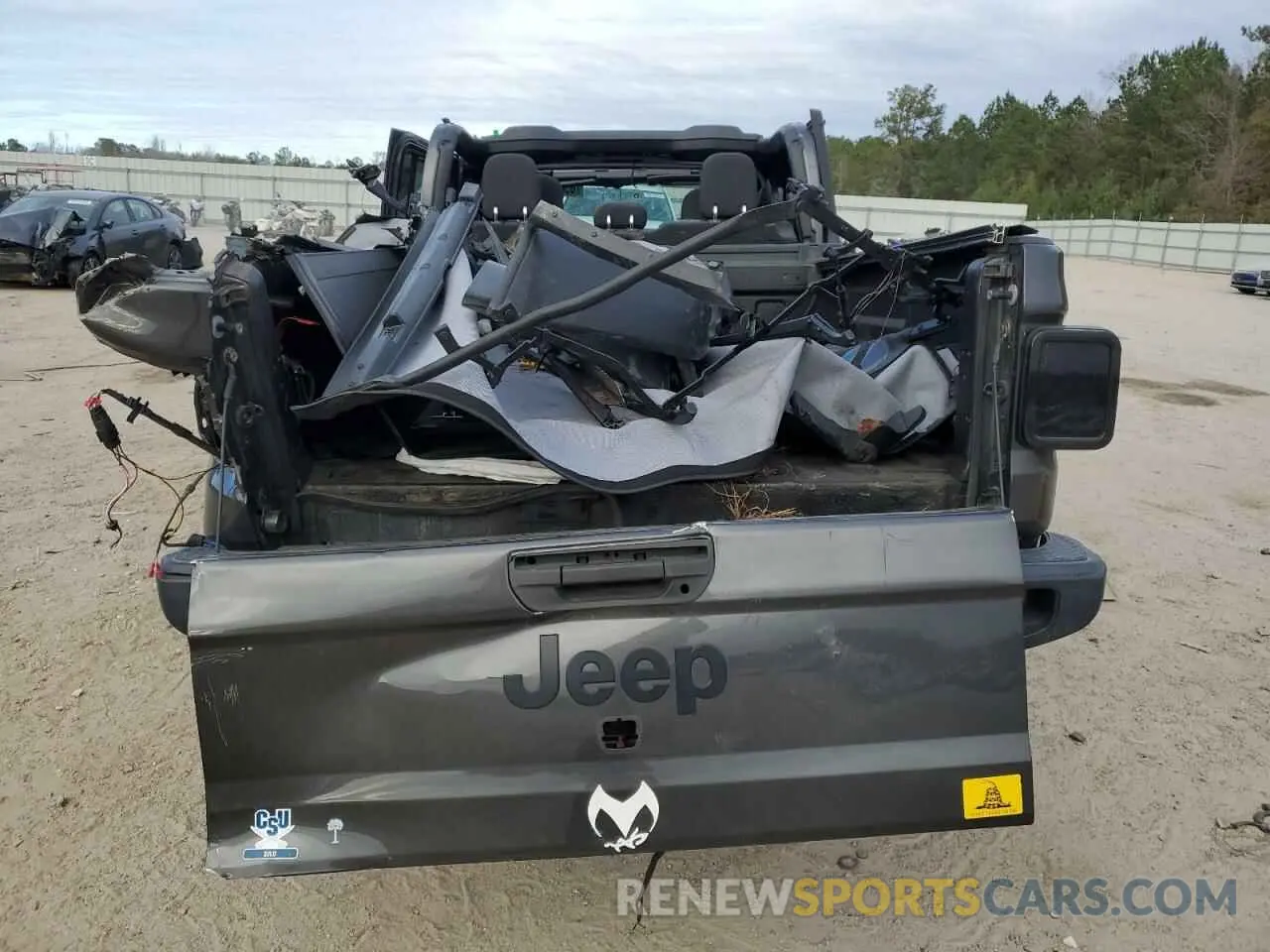 6 Photograph of a damaged car 1C6HJTAG8ML519743 JEEP GLADIATOR 2021