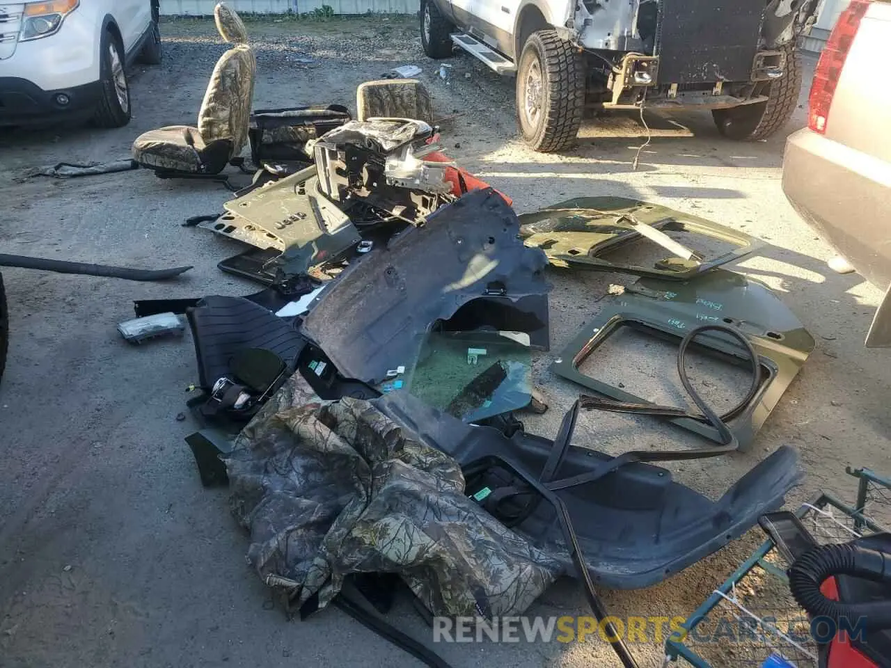 13 Photograph of a damaged car 1C6HJTAG8ML592059 JEEP GLADIATOR 2021