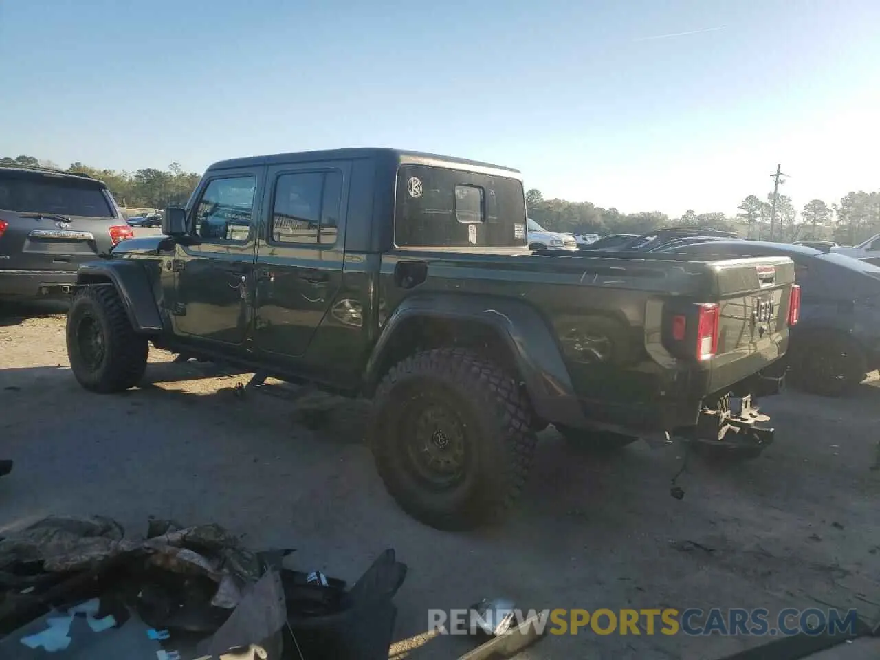 2 Photograph of a damaged car 1C6HJTAG8ML592059 JEEP GLADIATOR 2021