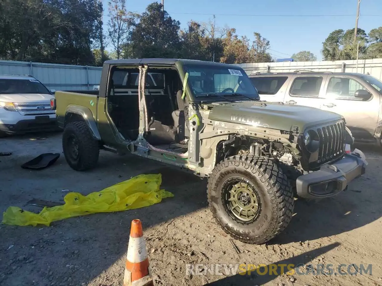4 Photograph of a damaged car 1C6HJTAG8ML592059 JEEP GLADIATOR 2021