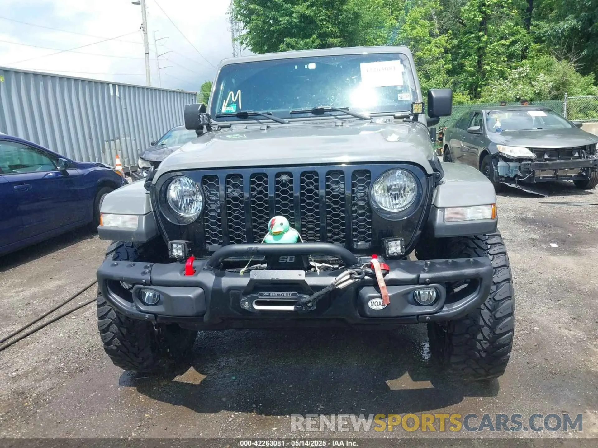 12 Photograph of a damaged car 1C6HJTAG9ML523090 JEEP GLADIATOR 2021