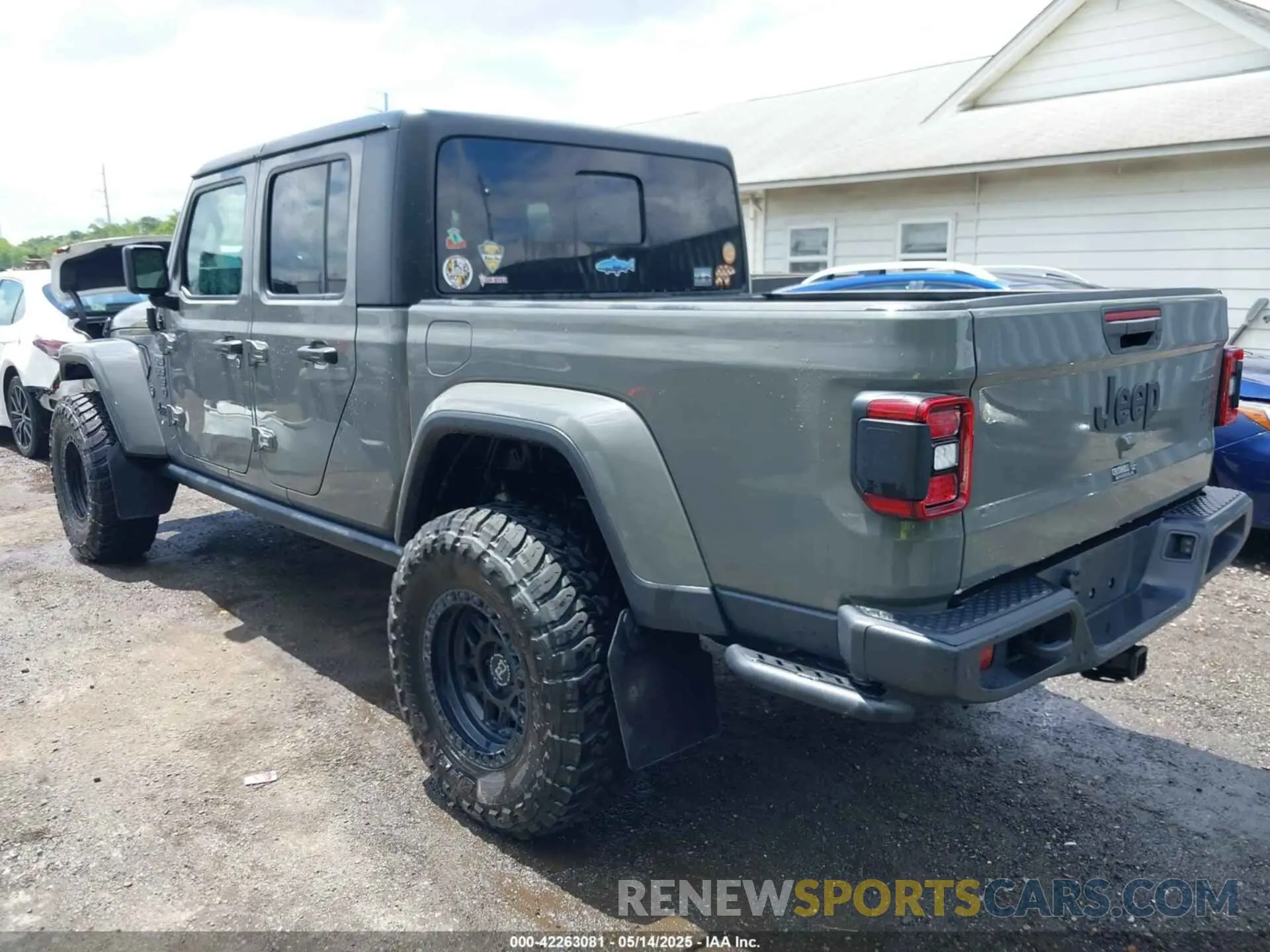 3 Photograph of a damaged car 1C6HJTAG9ML523090 JEEP GLADIATOR 2021