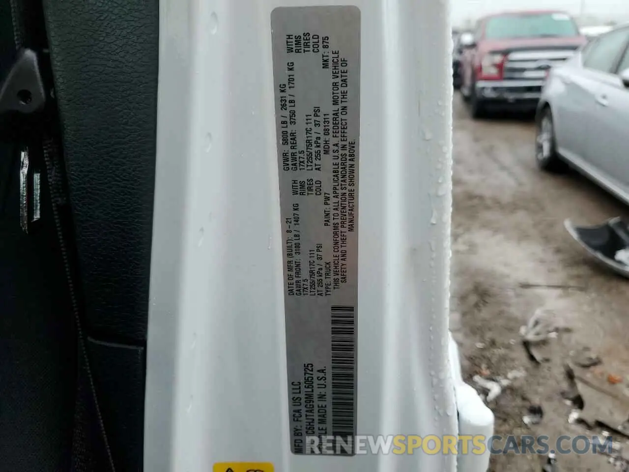 12 Photograph of a damaged car 1C6HJTAG9ML605725 JEEP GLADIATOR 2021