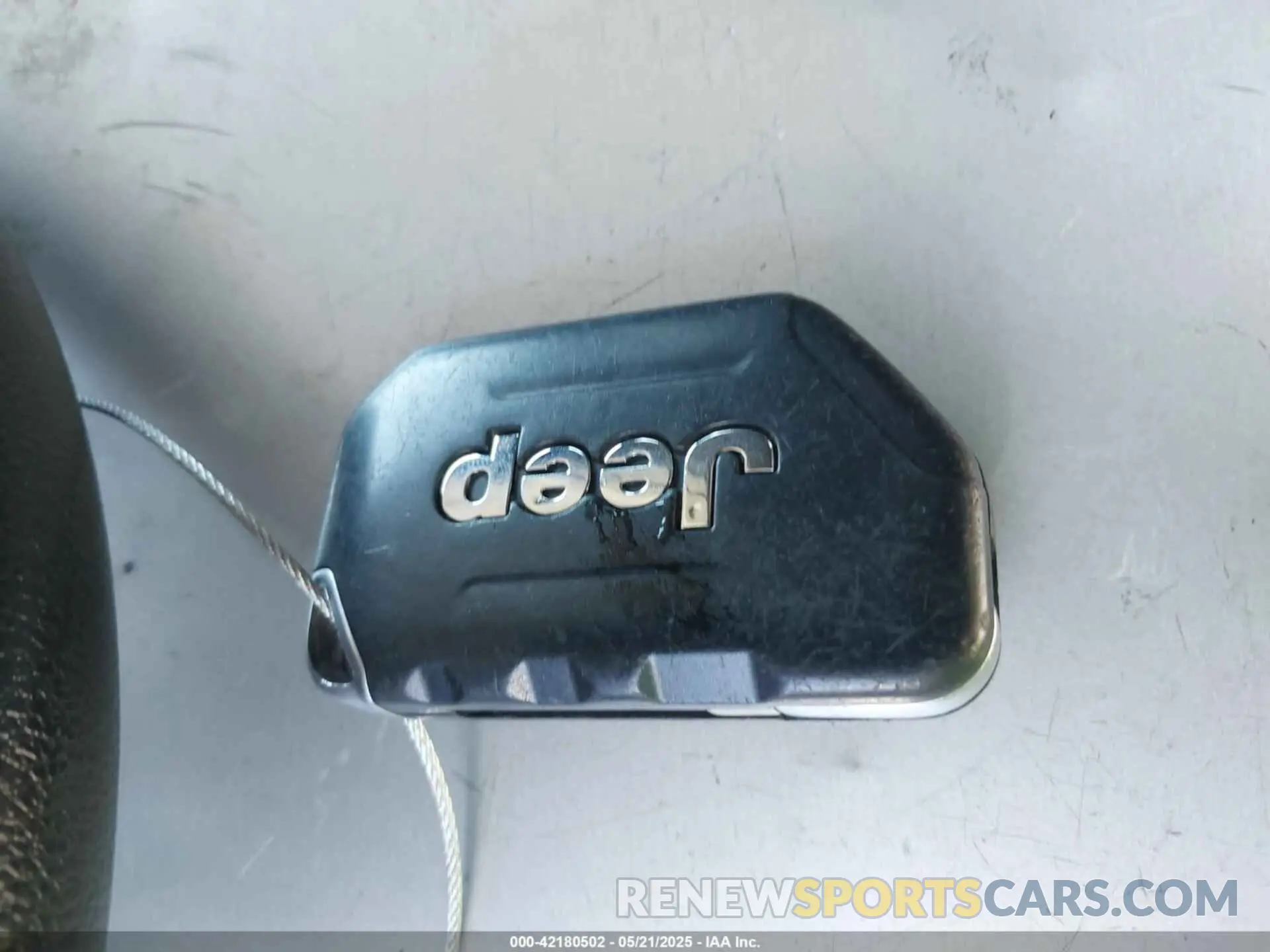 10 Photograph of a damaged car 1C6HJTAGXML613431 JEEP GLADIATOR 2021