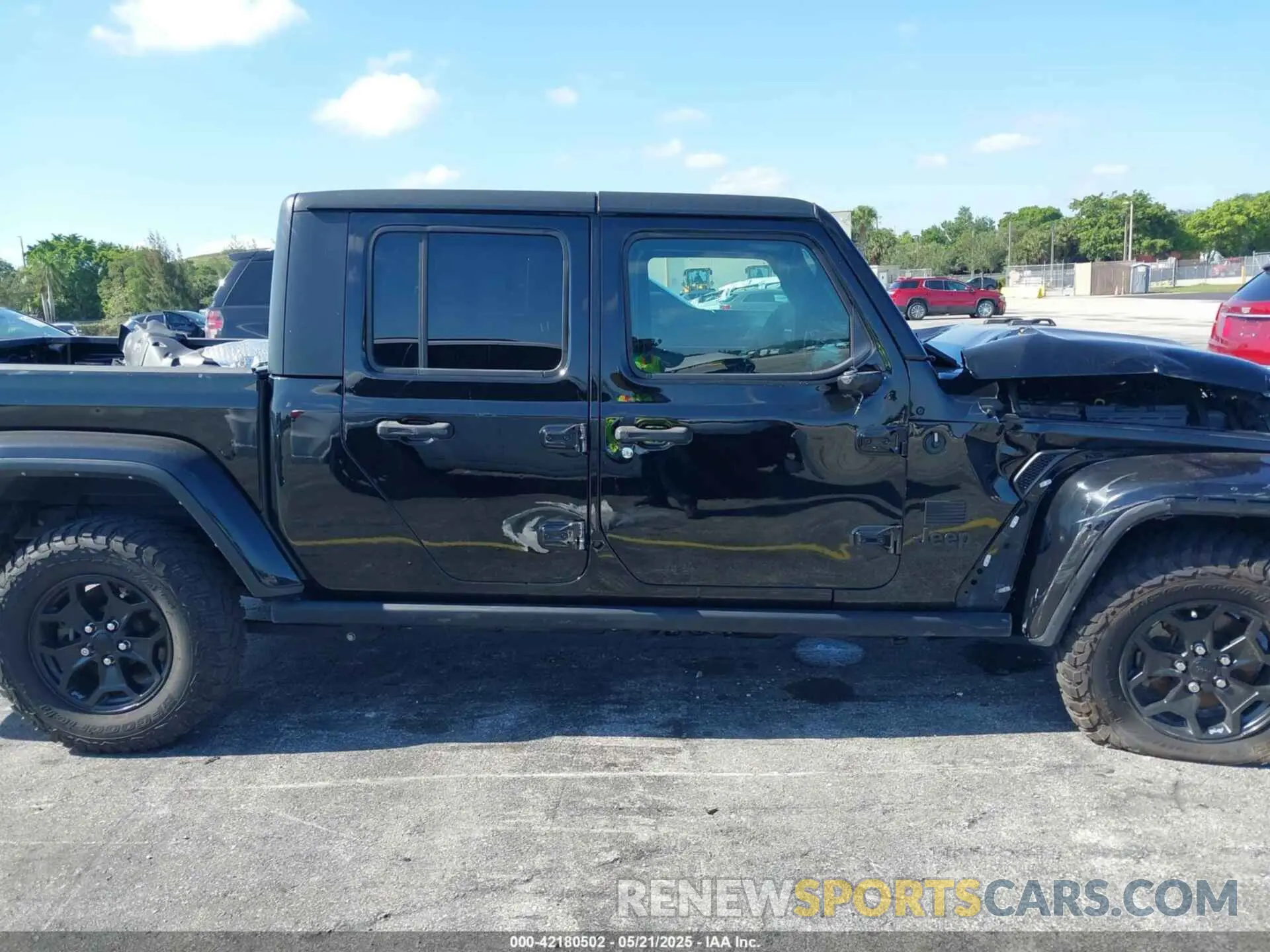 13 Photograph of a damaged car 1C6HJTAGXML613431 JEEP GLADIATOR 2021