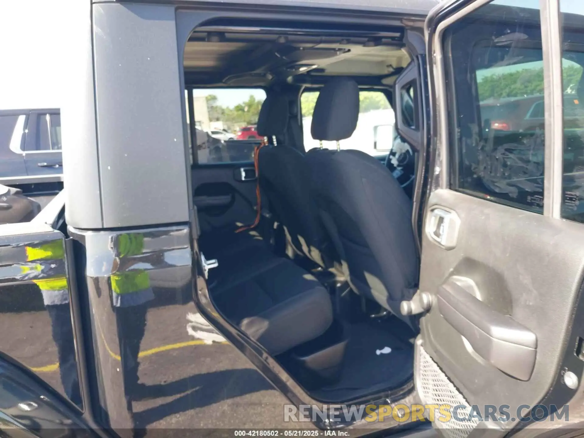 7 Photograph of a damaged car 1C6HJTAGXML613431 JEEP GLADIATOR 2021
