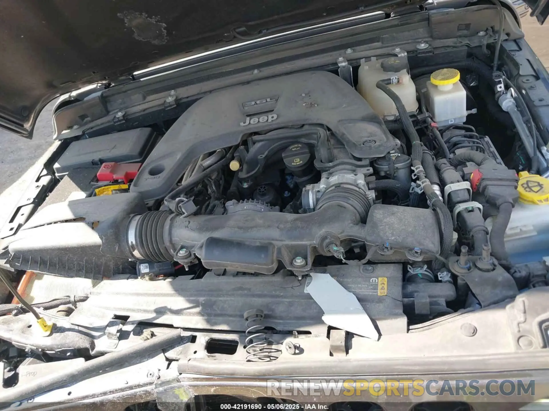 10 Photograph of a damaged car 1C6HJTFG1ML597581 JEEP GLADIATOR 2021