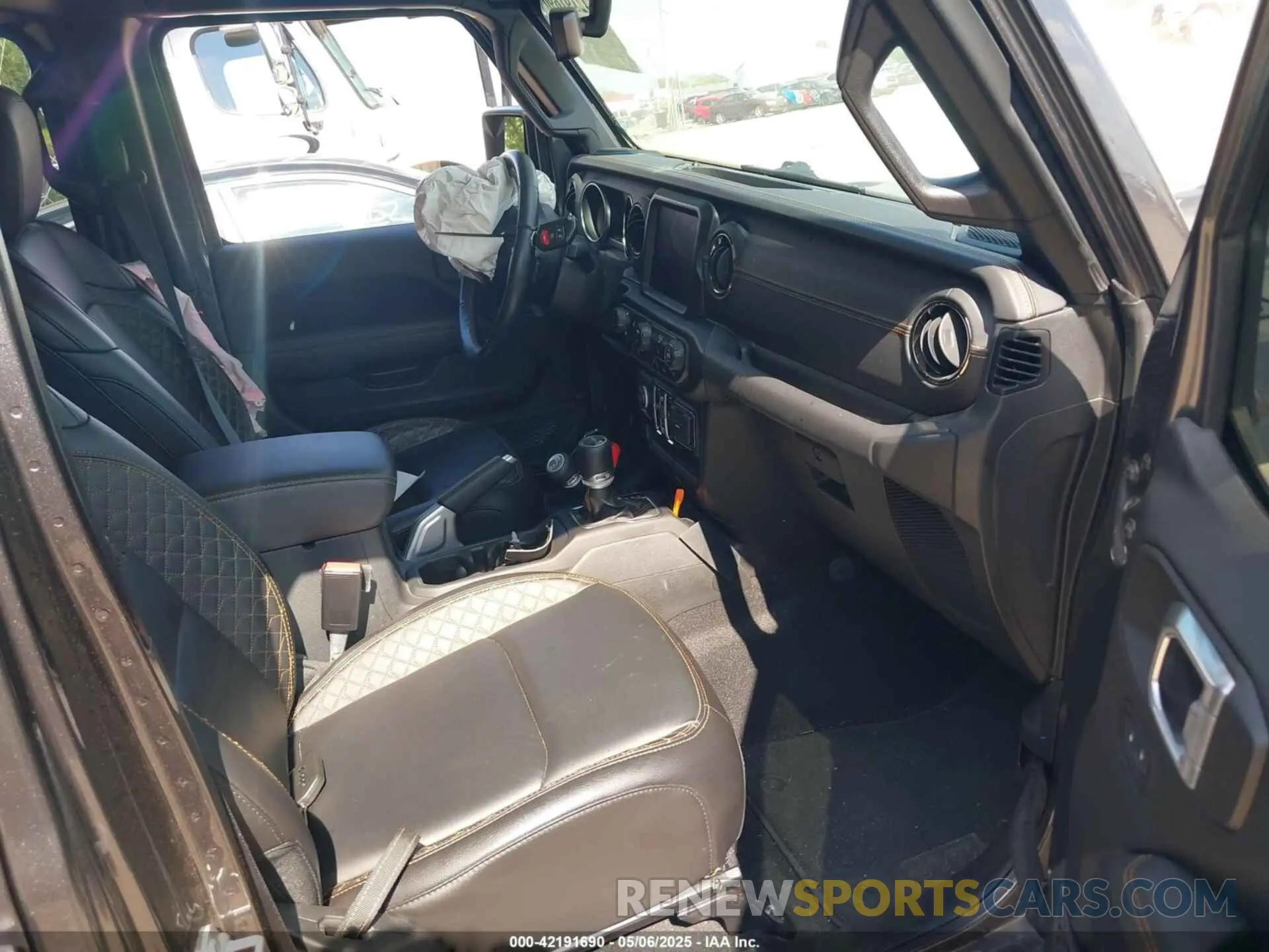 5 Photograph of a damaged car 1C6HJTFG1ML597581 JEEP GLADIATOR 2021