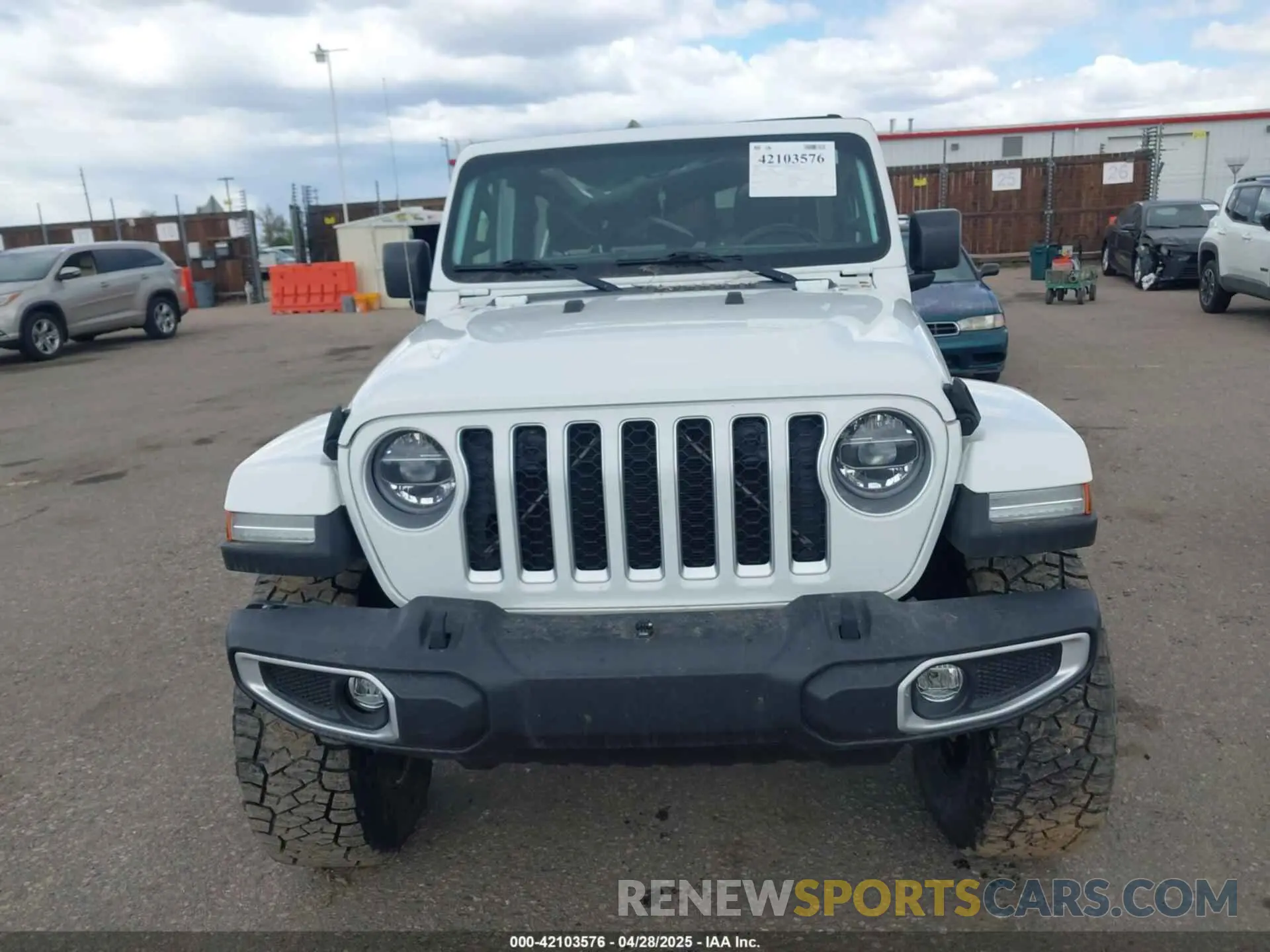12 Photograph of a damaged car 1C6HJTFG2ML567988 JEEP GLADIATOR 2021