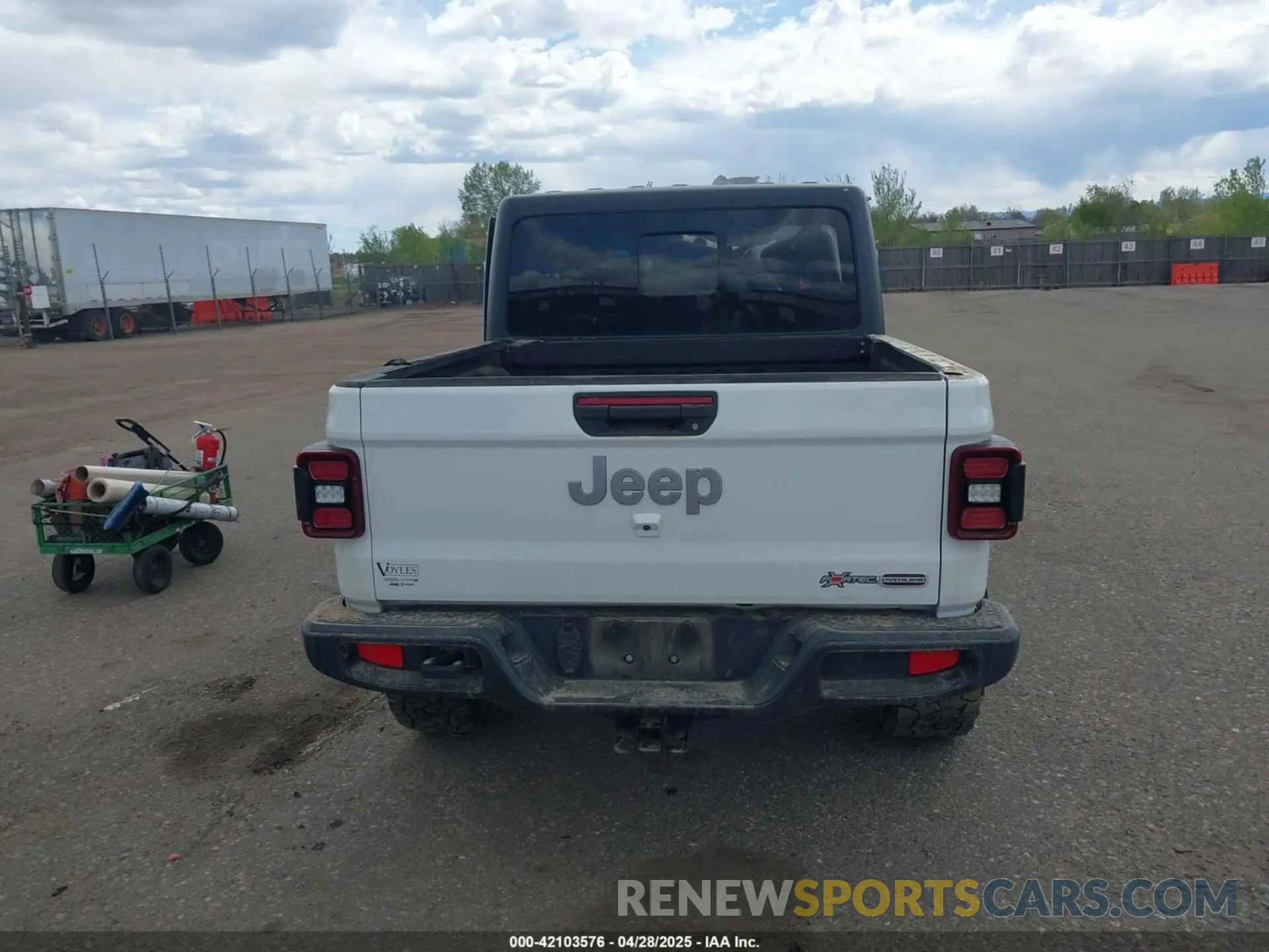 16 Photograph of a damaged car 1C6HJTFG2ML567988 JEEP GLADIATOR 2021