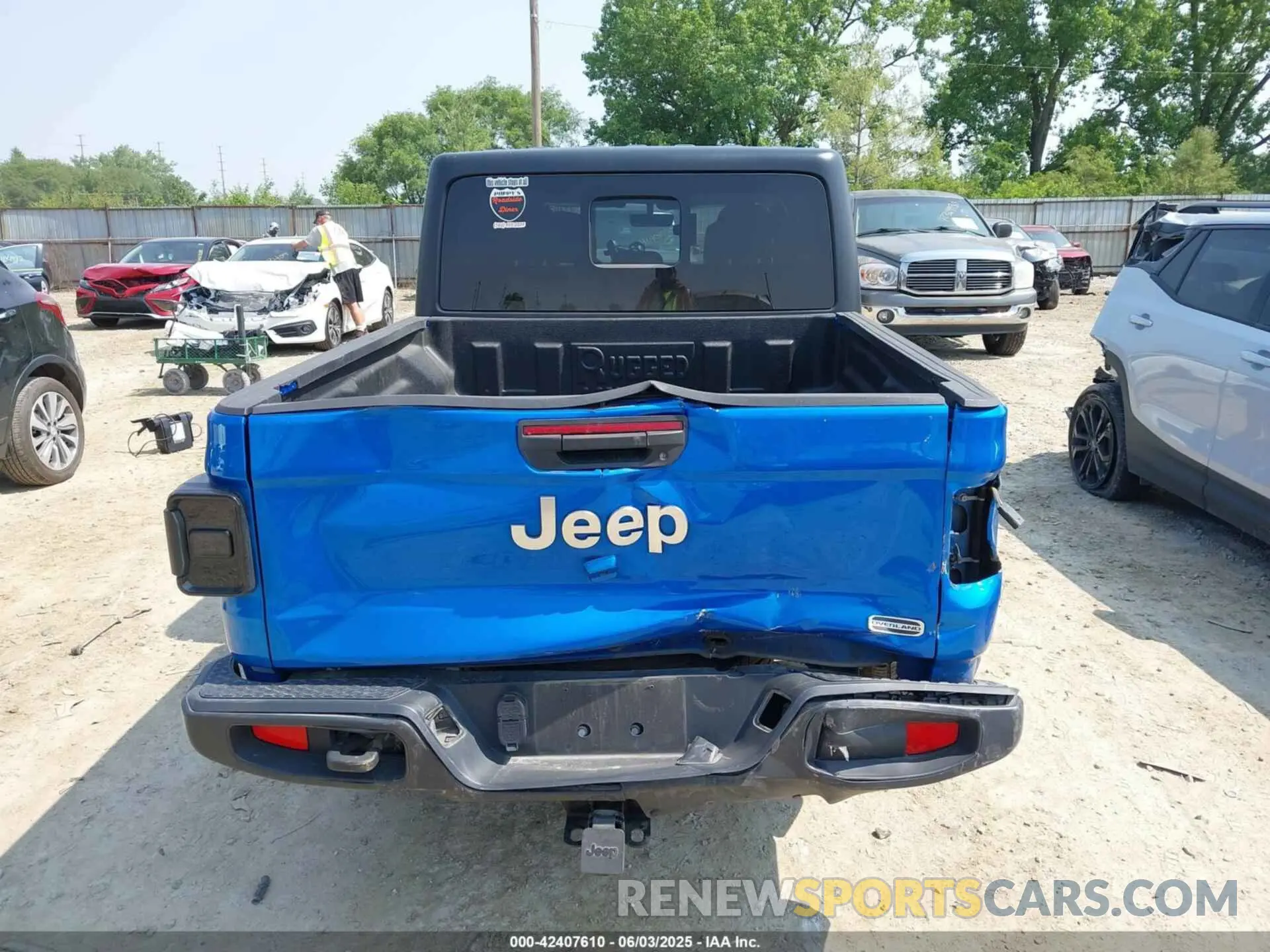 16 Photograph of a damaged car 1C6HJTFG2ML617322 JEEP GLADIATOR 2021