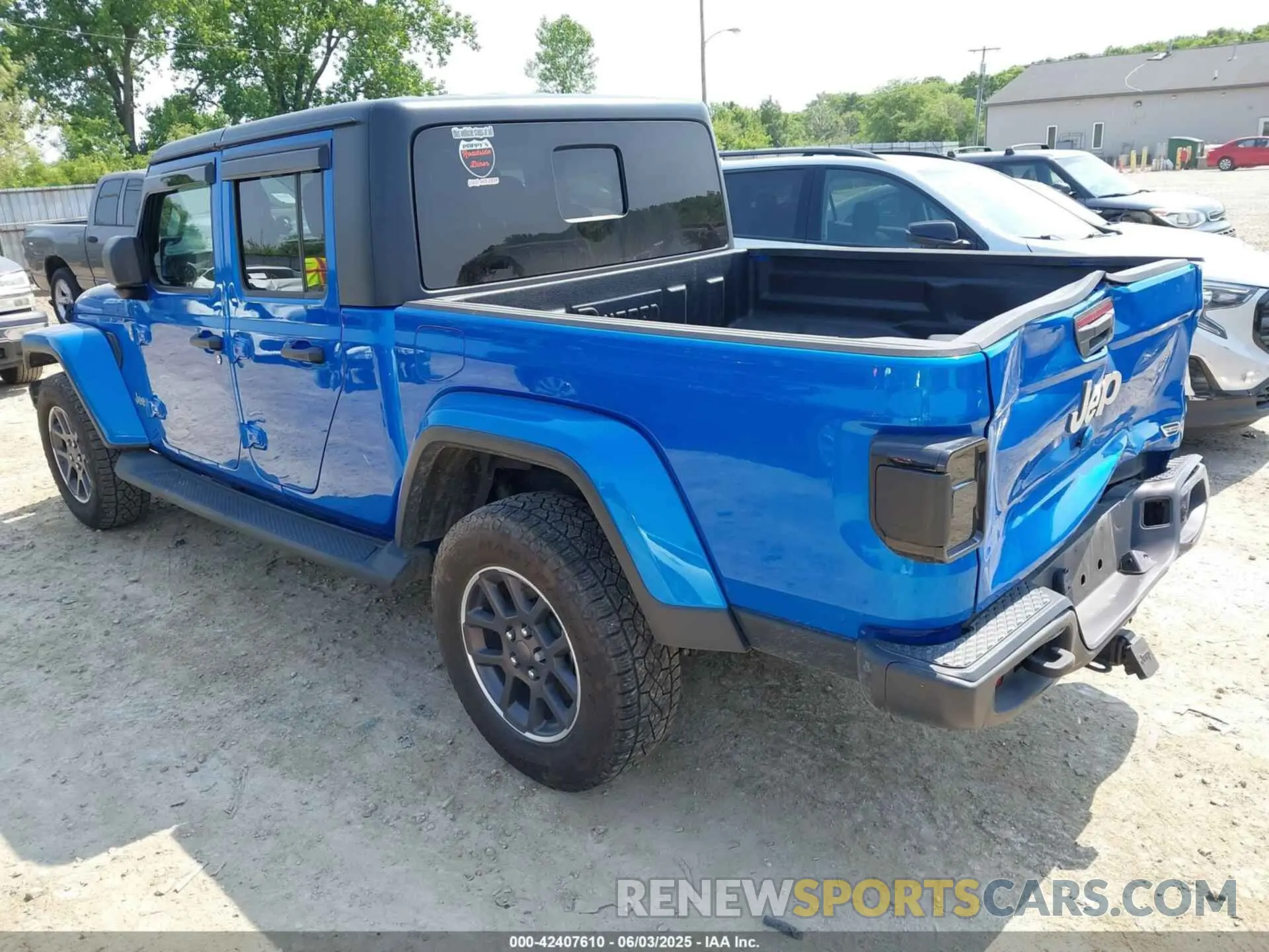 3 Photograph of a damaged car 1C6HJTFG2ML617322 JEEP GLADIATOR 2021