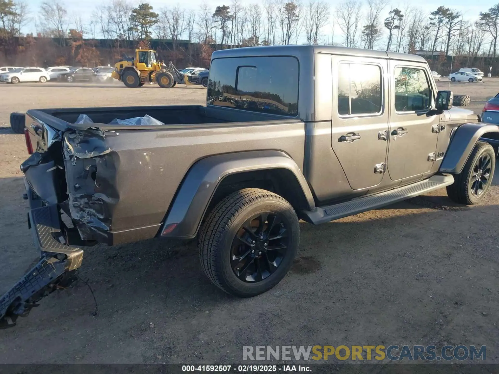 4 Photograph of a damaged car 1C6HJTFG3ML565828 JEEP GLADIATOR 2021