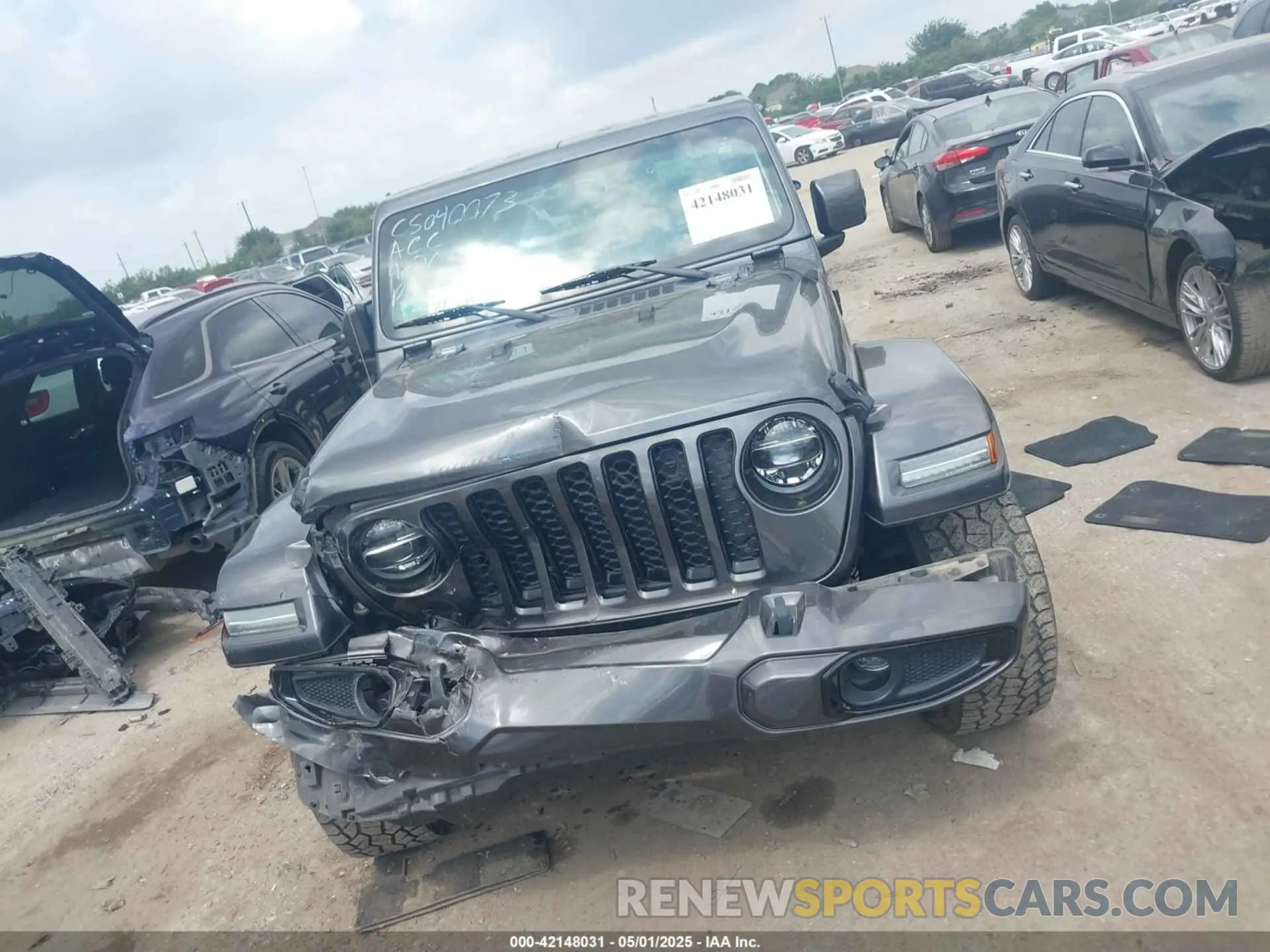 12 Photograph of a damaged car 1C6HJTFG4ML617175 JEEP GLADIATOR 2021