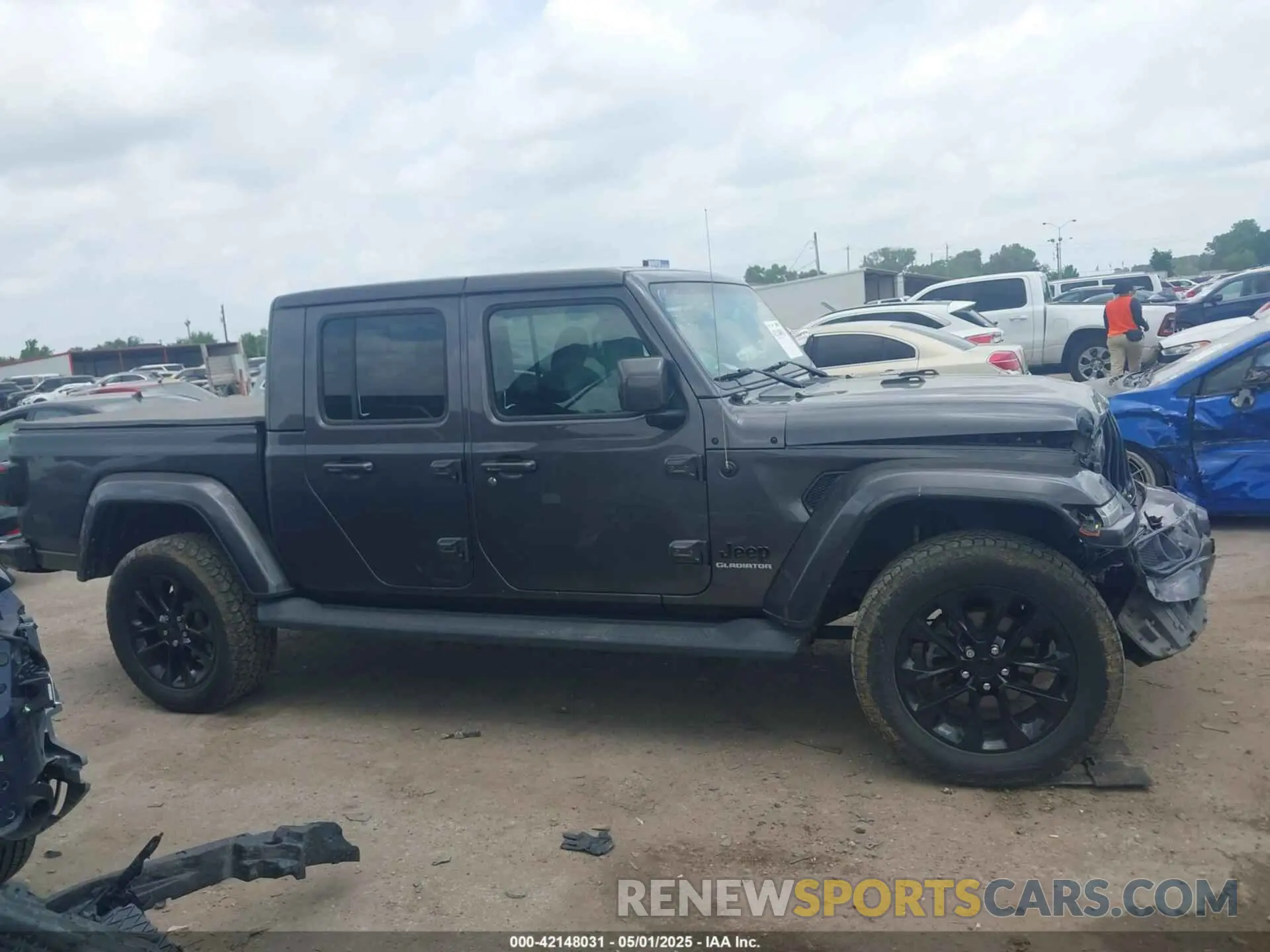 13 Photograph of a damaged car 1C6HJTFG4ML617175 JEEP GLADIATOR 2021