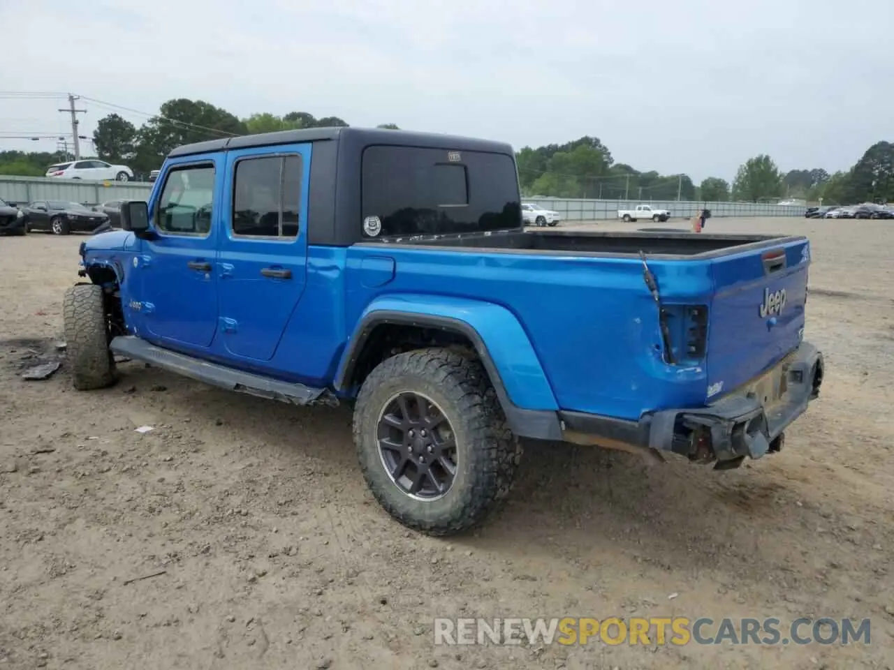 2 Photograph of a damaged car 1C6HJTFG7ML585693 JEEP GLADIATOR 2021