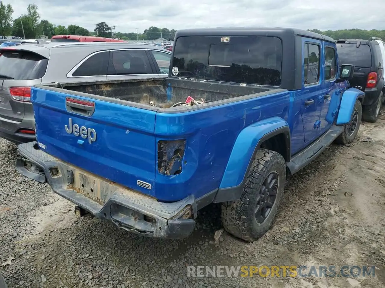 3 Photograph of a damaged car 1C6HJTFG7ML585693 JEEP GLADIATOR 2021