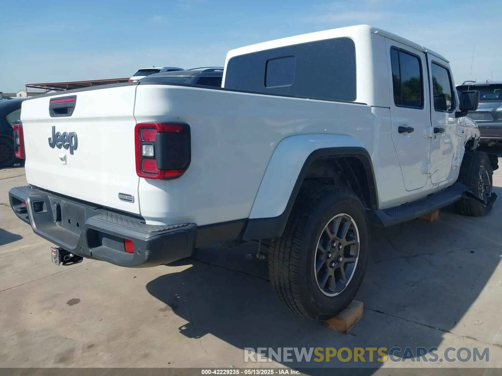 4 Photograph of a damaged car 1C6HJTFG8ML551570 JEEP GLADIATOR 2021