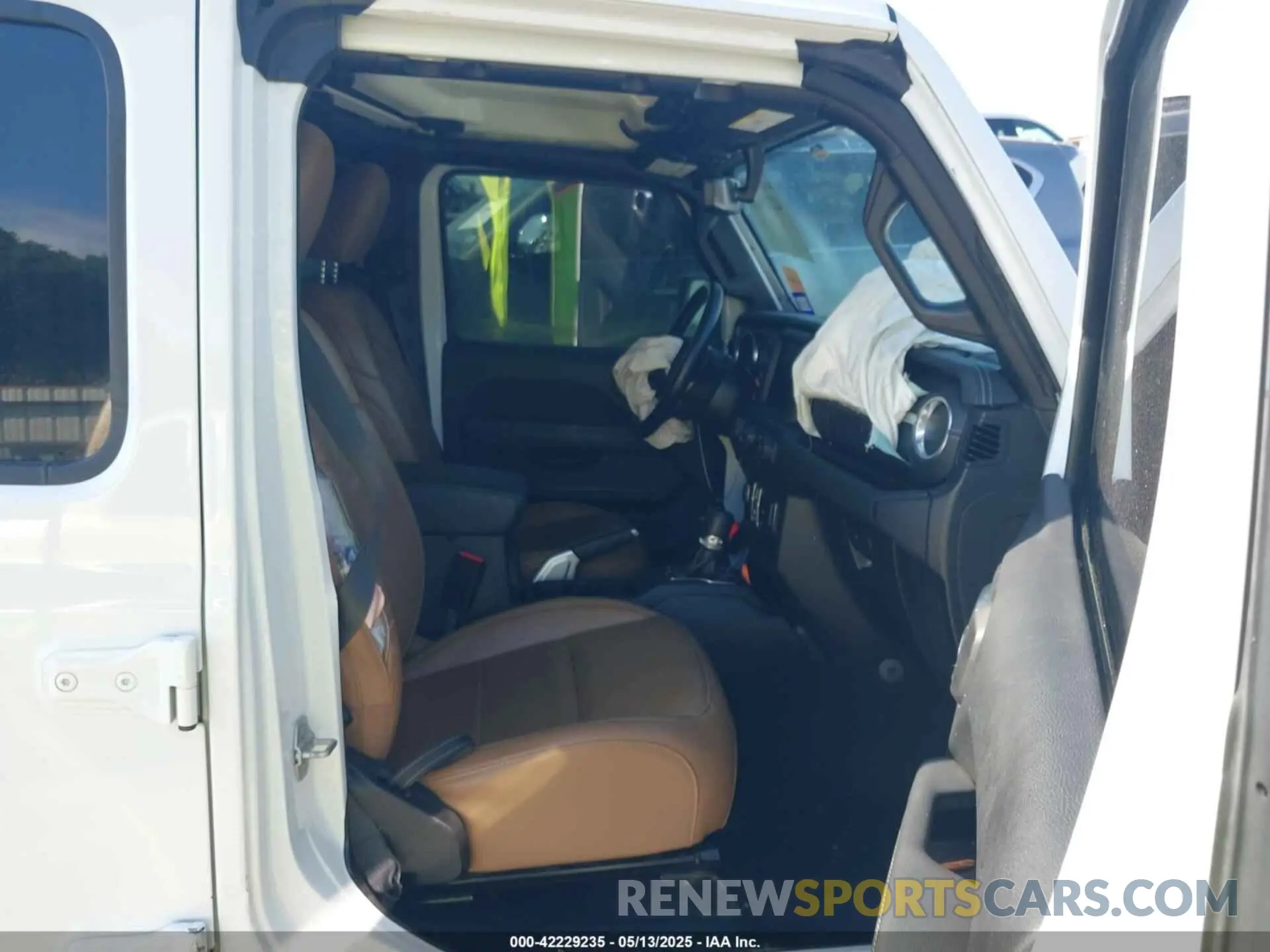 5 Photograph of a damaged car 1C6HJTFG8ML551570 JEEP GLADIATOR 2021
