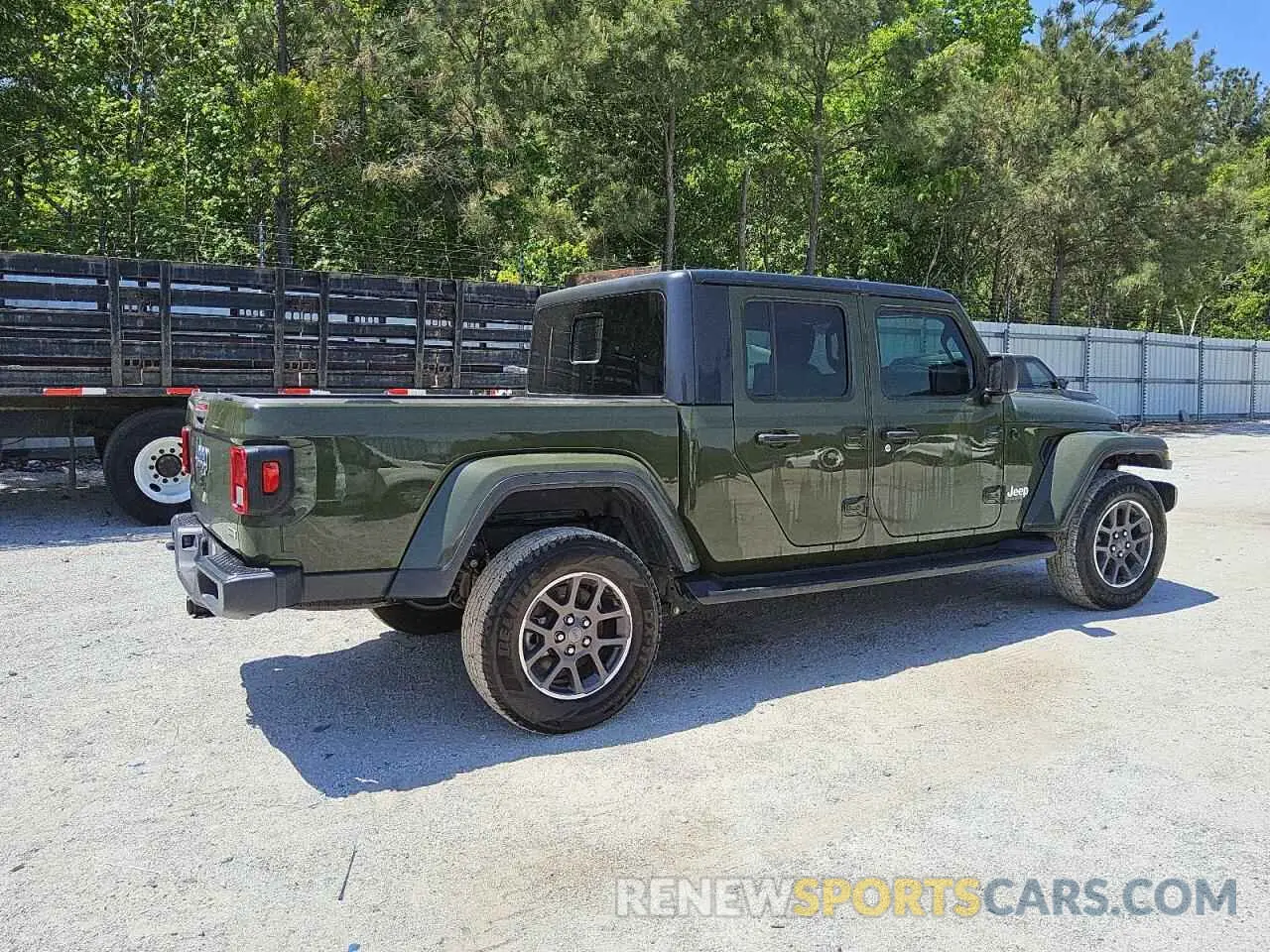 3 Photograph of a damaged car 1C6HJTFG8ML554582 JEEP GLADIATOR 2021