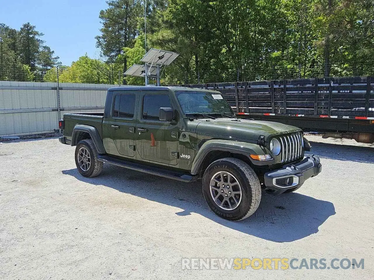 4 Photograph of a damaged car 1C6HJTFG8ML554582 JEEP GLADIATOR 2021