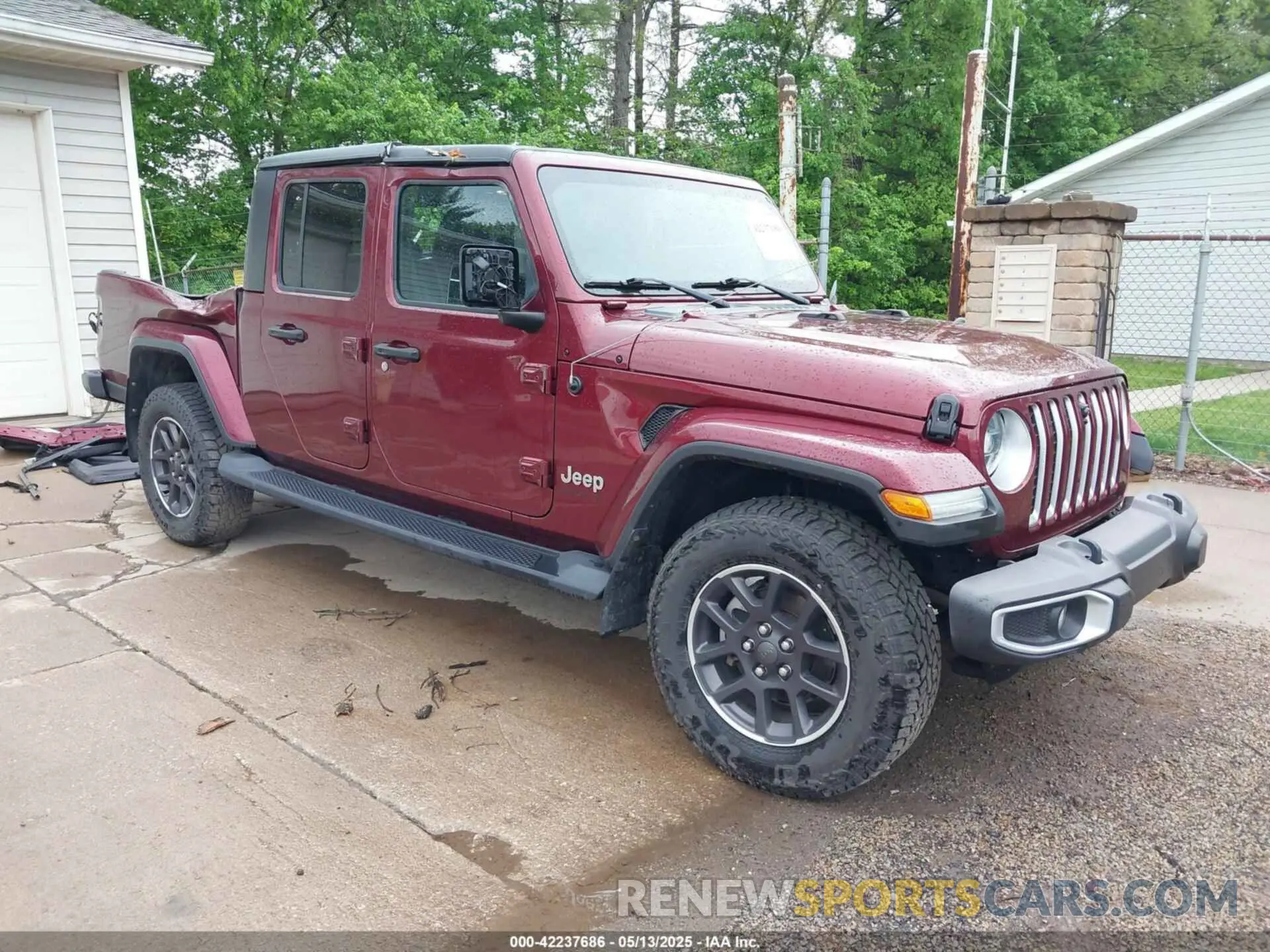 1 Photograph of a damaged car 1C6HJTFGXML555622 JEEP GLADIATOR 2021
