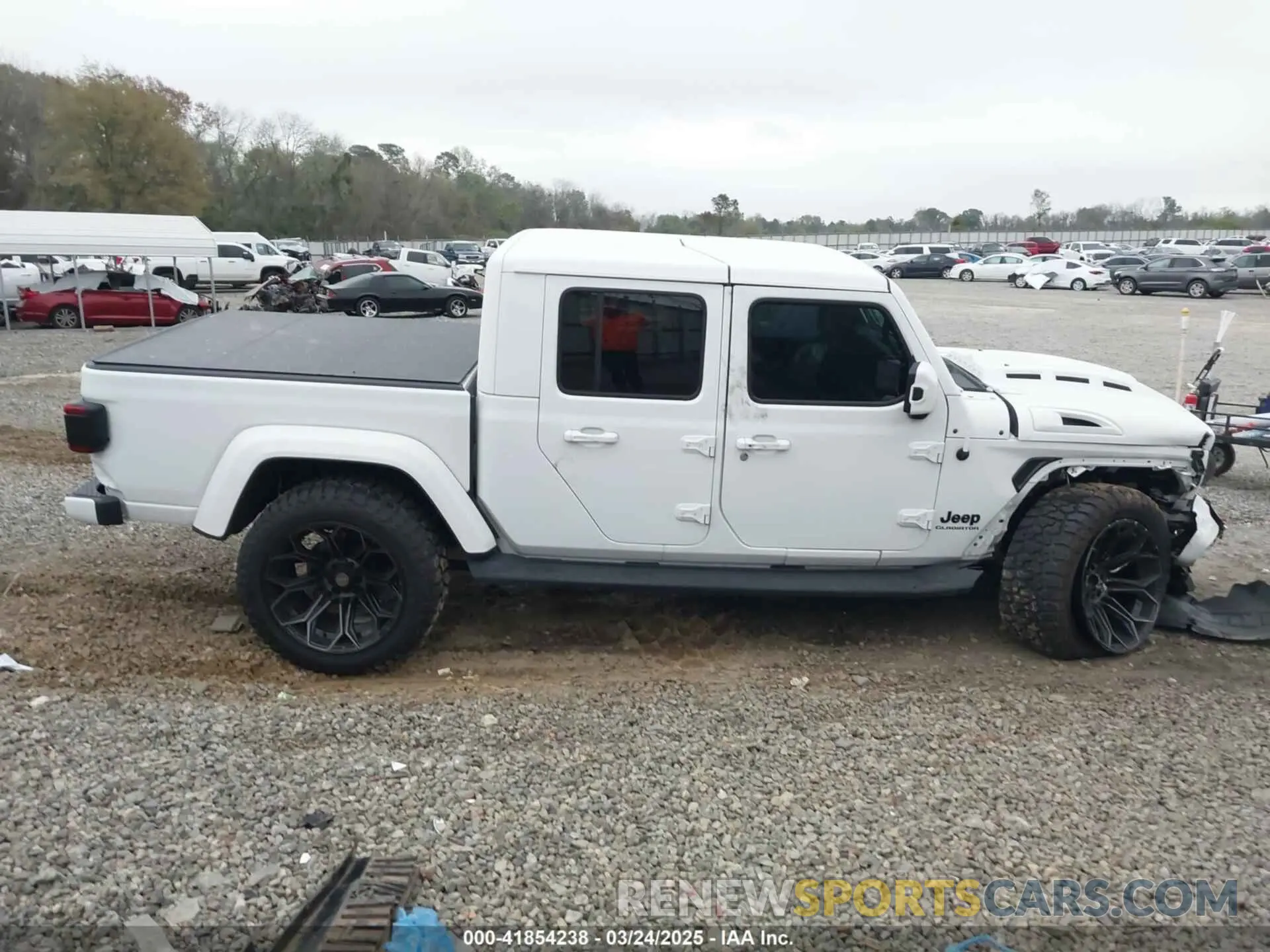 14 Photograph of a damaged car 1C6HJTFGXML618072 JEEP GLADIATOR 2021