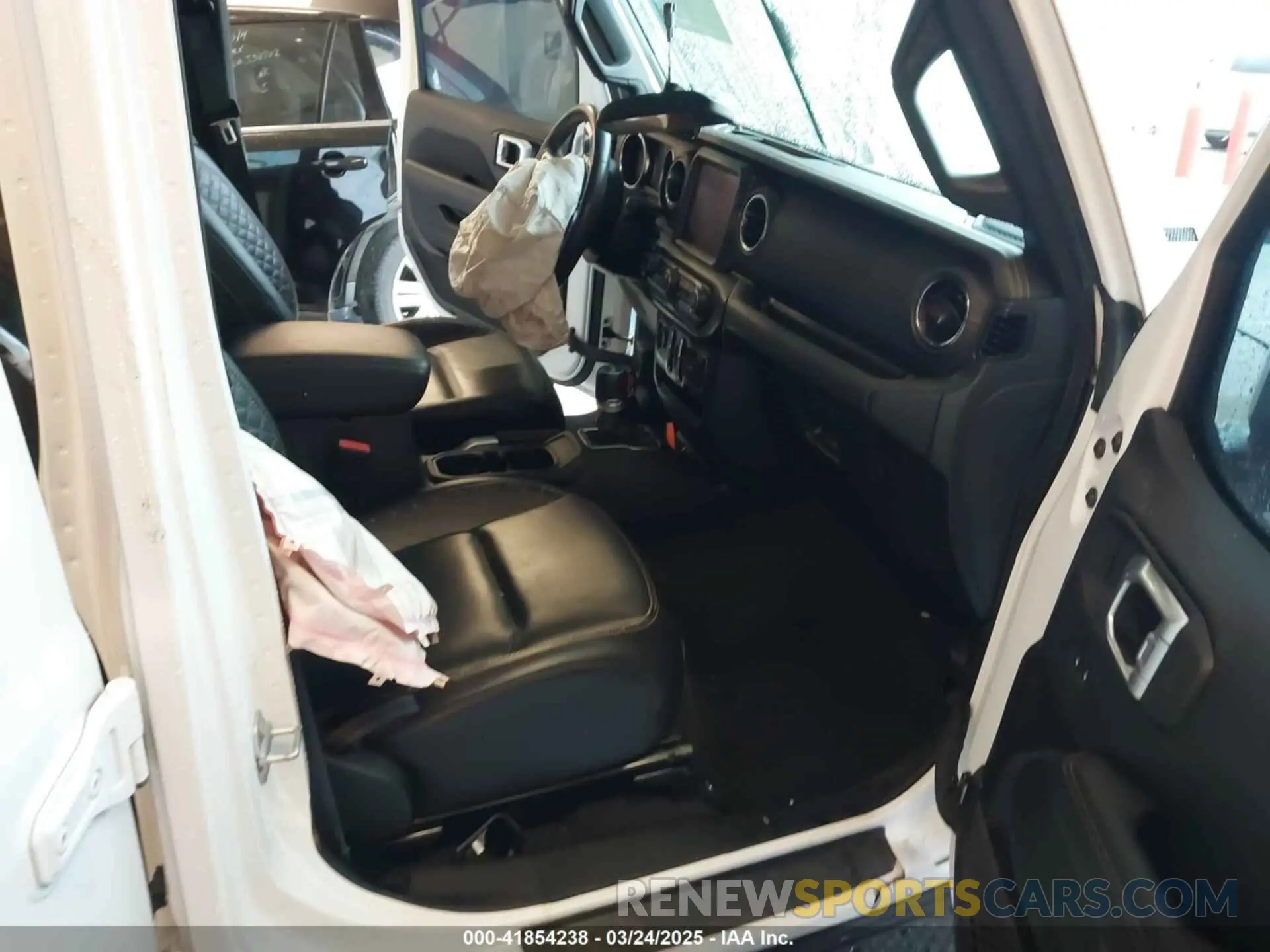 5 Photograph of a damaged car 1C6HJTFGXML618072 JEEP GLADIATOR 2021