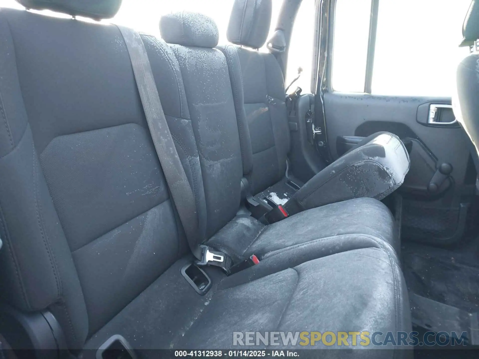 8 Photograph of a damaged car 1C6JJTAG4ML599463 JEEP GLADIATOR 2021