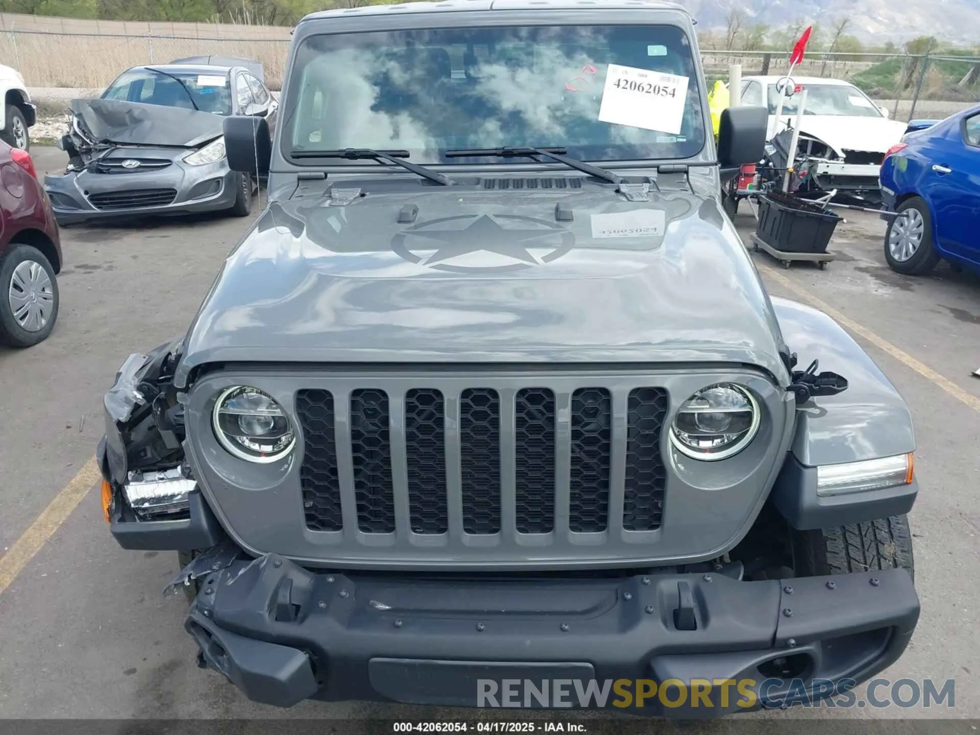 12 Photograph of a damaged car 1C6JJTAG8ML583556 JEEP GLADIATOR 2021