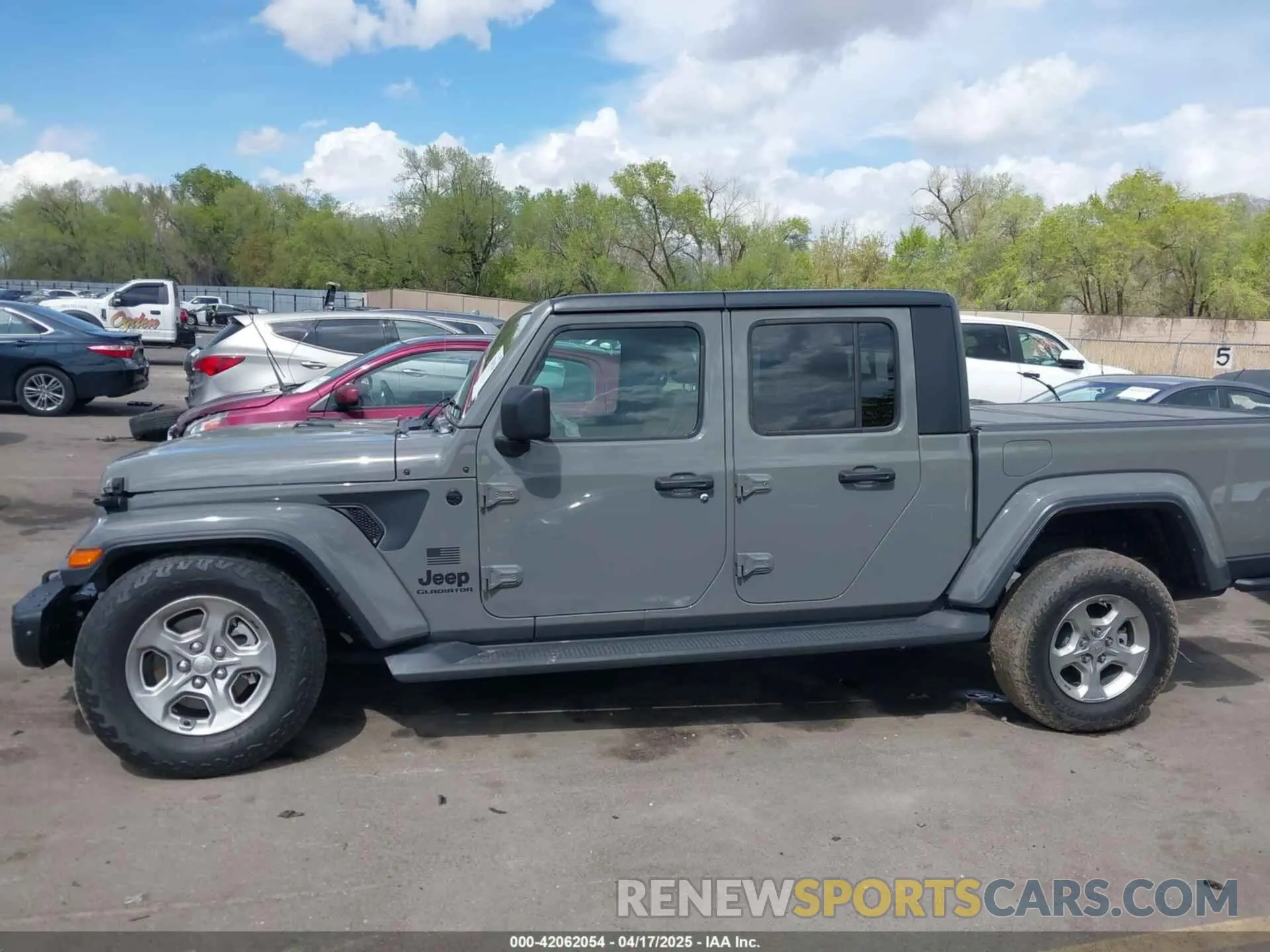 14 Photograph of a damaged car 1C6JJTAG8ML583556 JEEP GLADIATOR 2021