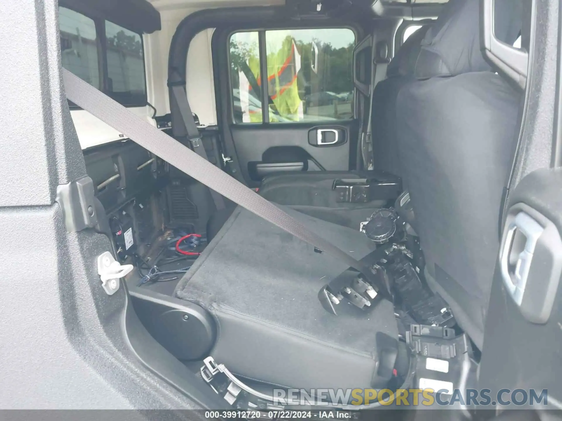 8 Photograph of a damaged car 1C6JJTAG9ML604950 JEEP GLADIATOR 2021