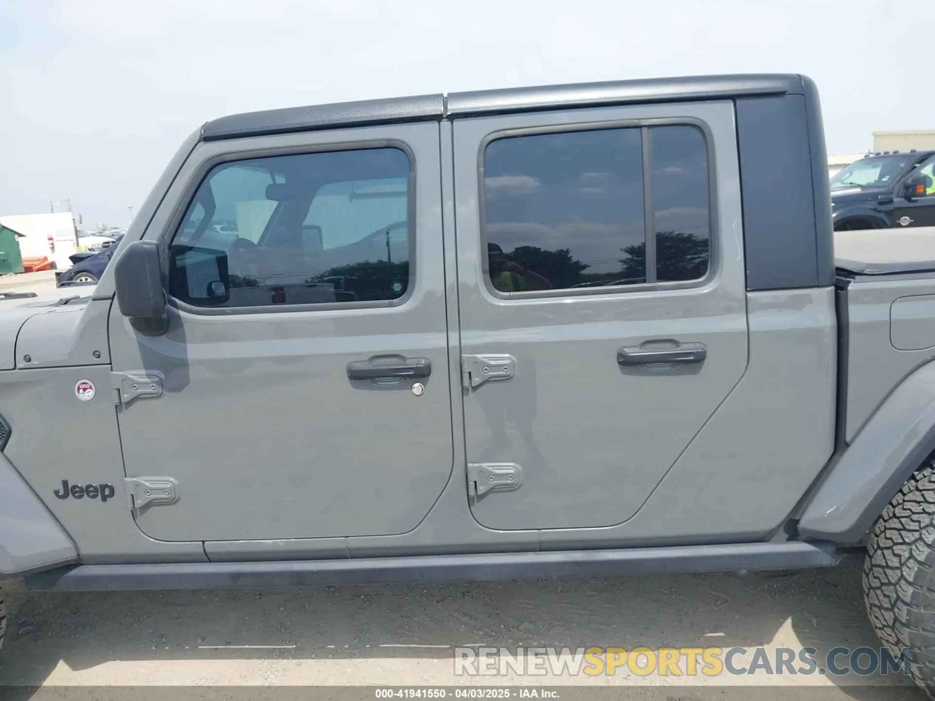 14 Photograph of a damaged car 1C6JJTAM1ML607525 JEEP GLADIATOR 2021