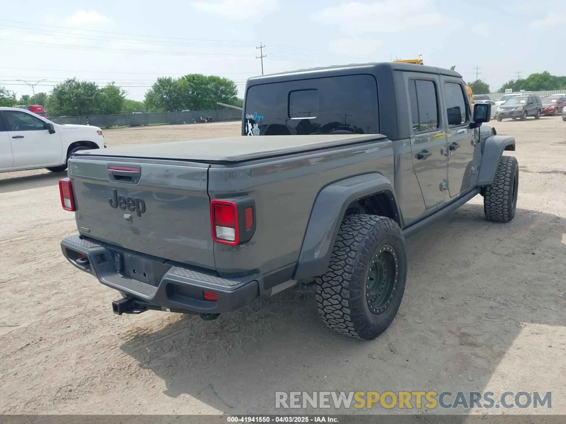 4 Photograph of a damaged car 1C6JJTAM1ML607525 JEEP GLADIATOR 2021