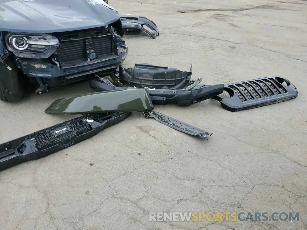 13 Photograph of a damaged car 1C6JJTAM3ML554990 JEEP GLADIATOR 2021
