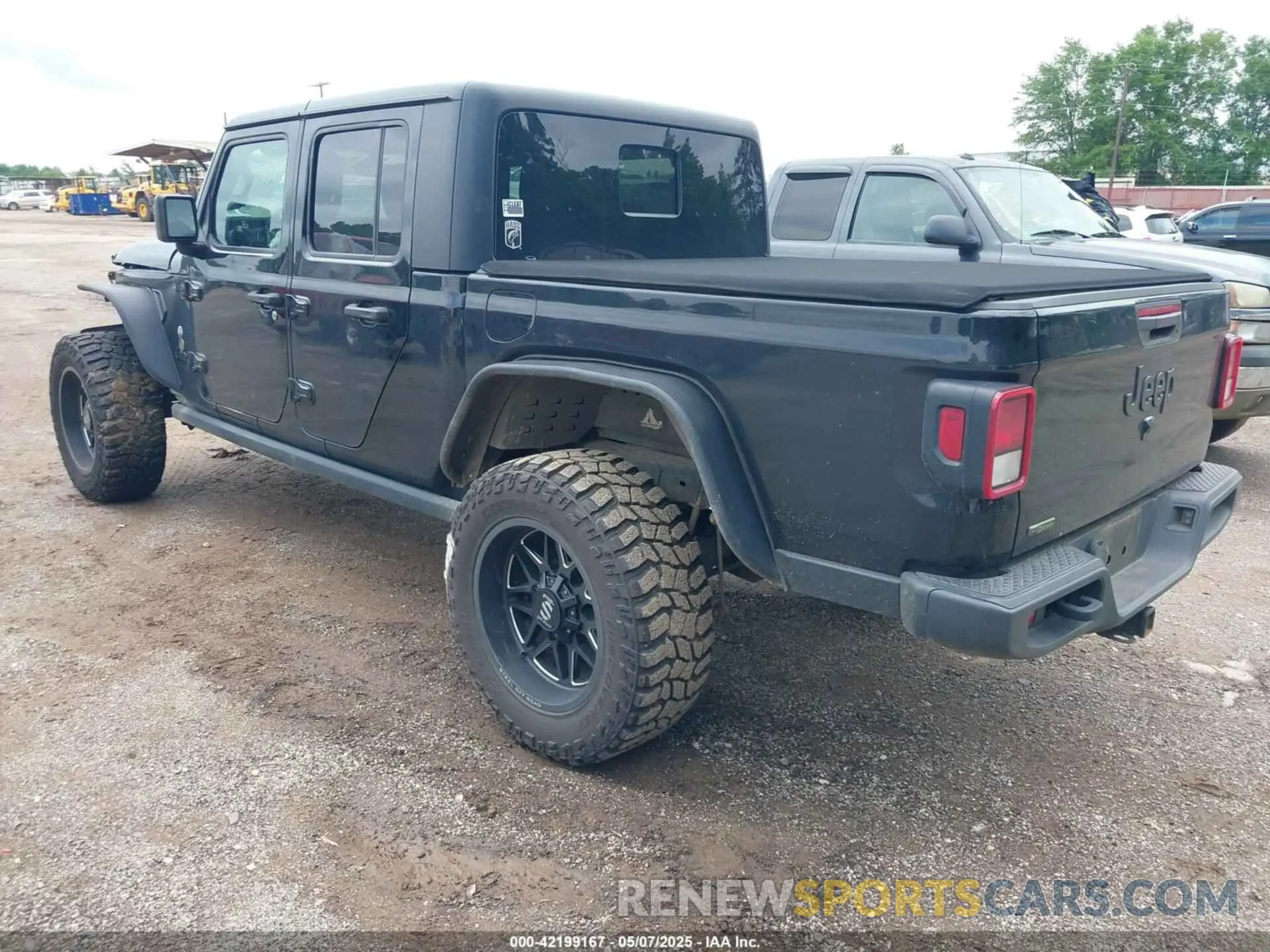 3 Photograph of a damaged car 1C6JJTAM7ML554412 JEEP GLADIATOR 2021