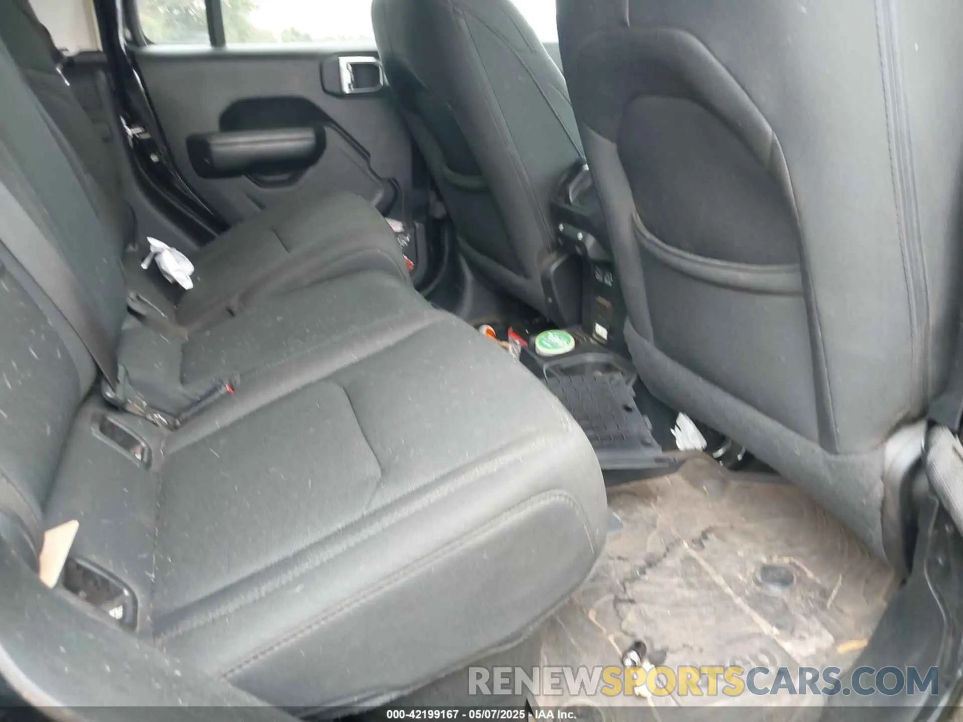 8 Photograph of a damaged car 1C6JJTAM7ML554412 JEEP GLADIATOR 2021