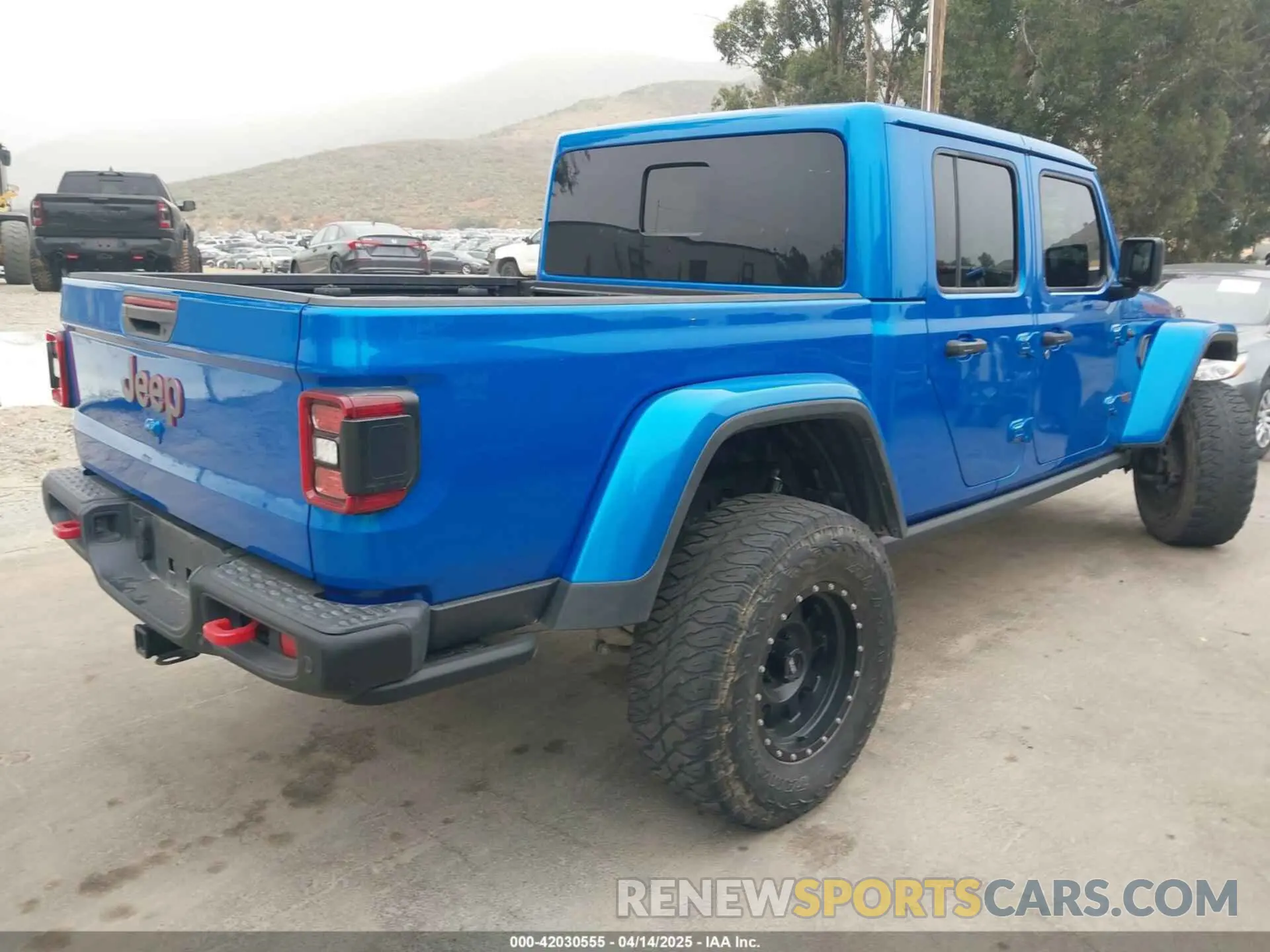 4 Photograph of a damaged car 1C6JJTBG1ML556357 JEEP GLADIATOR 2021