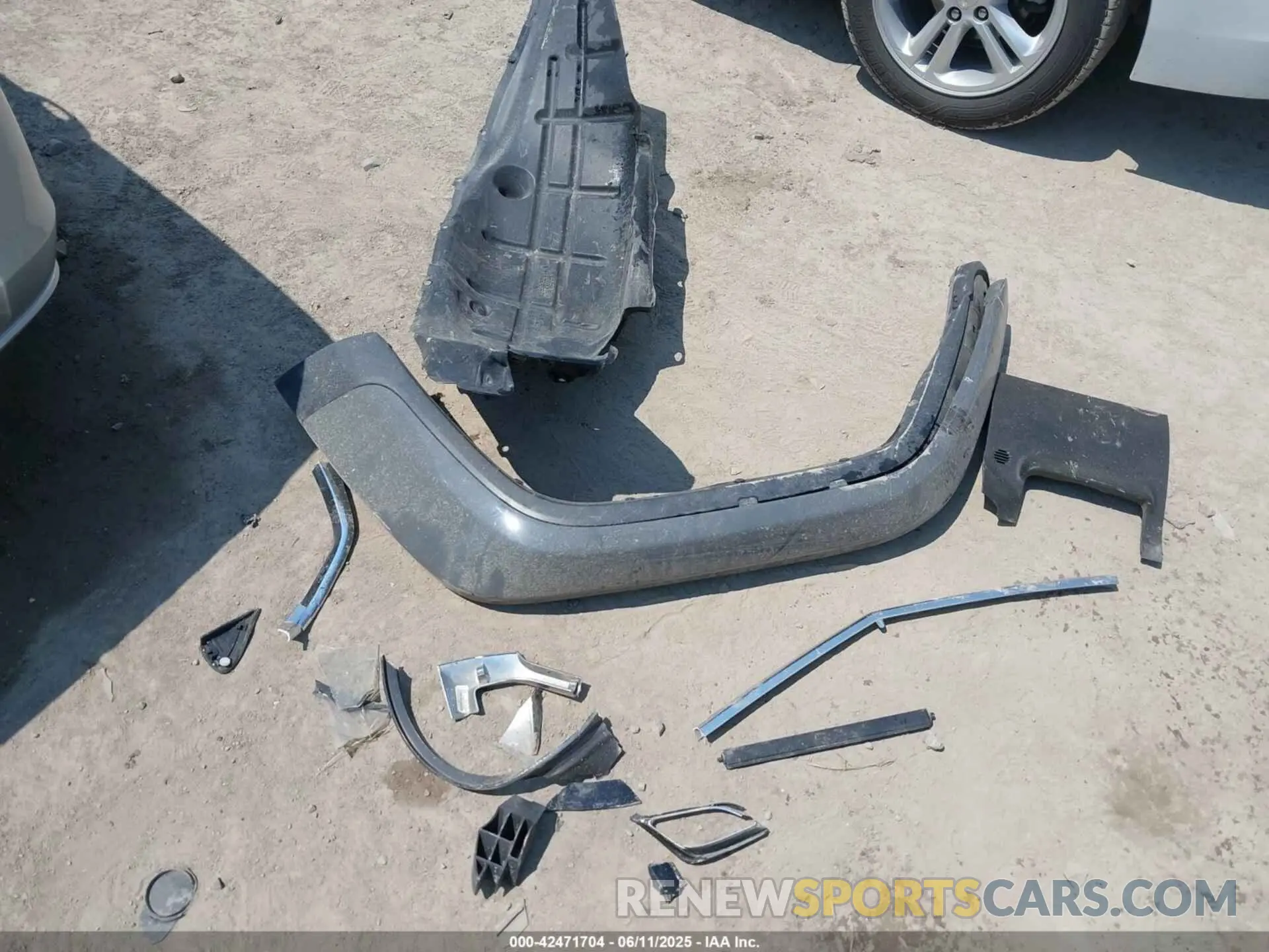 12 Photograph of a damaged car 1C6JJTBG2ML515932 JEEP GLADIATOR 2021